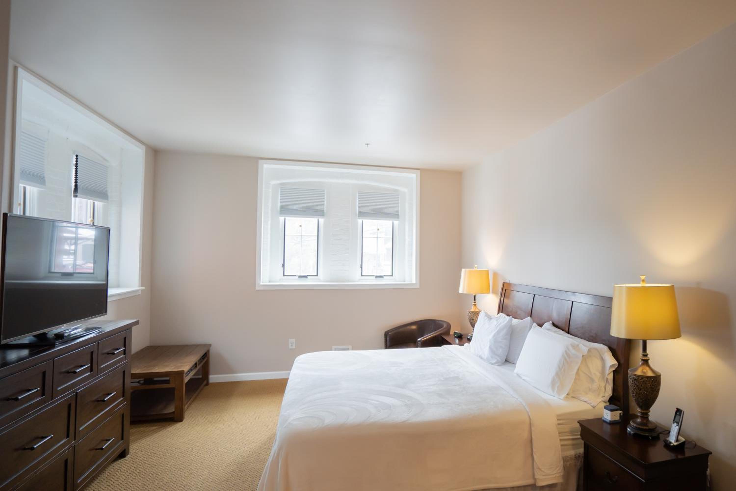 Deluxe Junior Suite - Photo 5