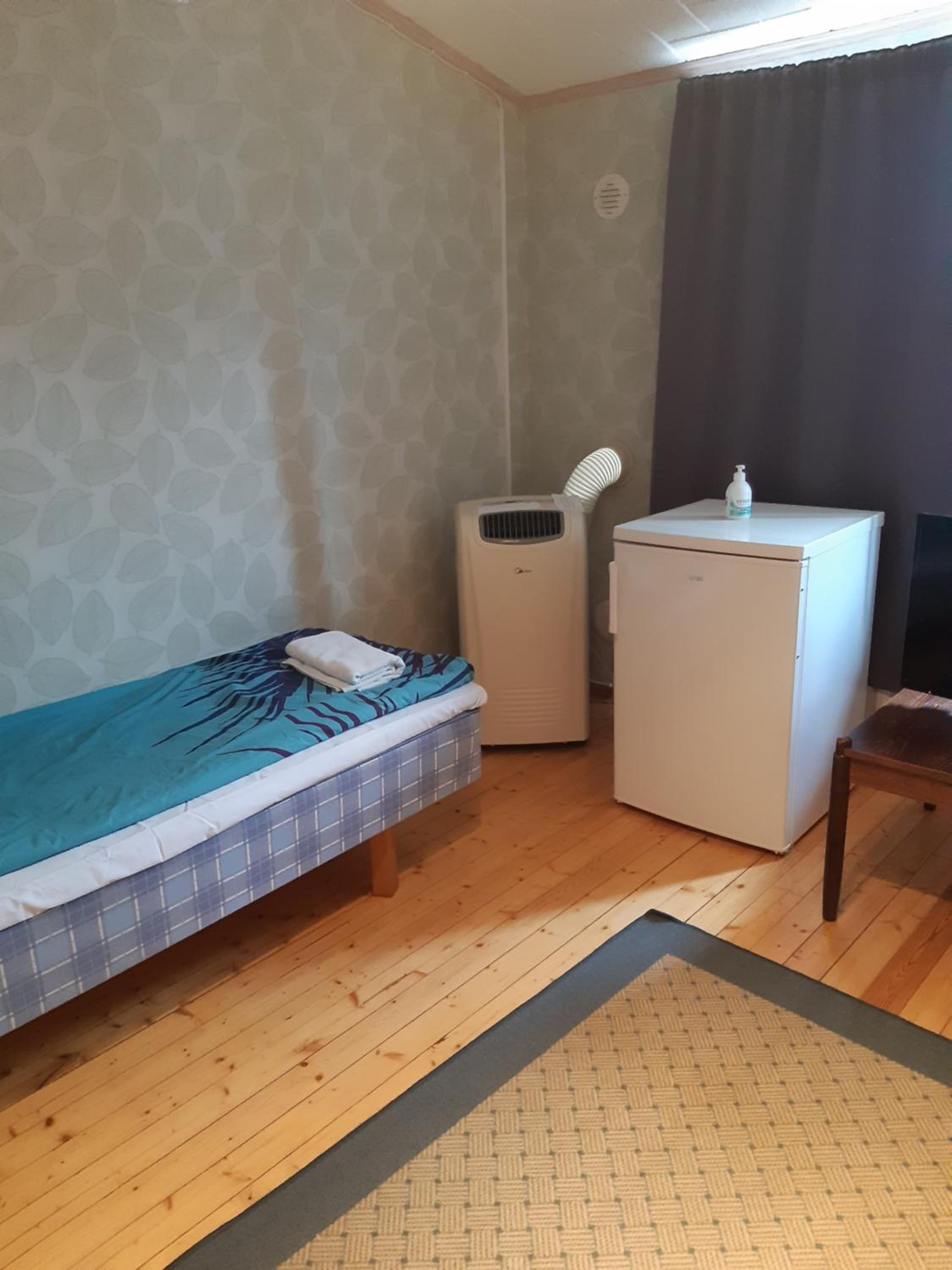 Twin Room - Photo 2