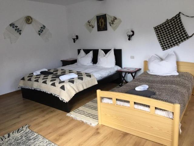 Deluxe Room (2 Adults + 1 Child) photo 1
