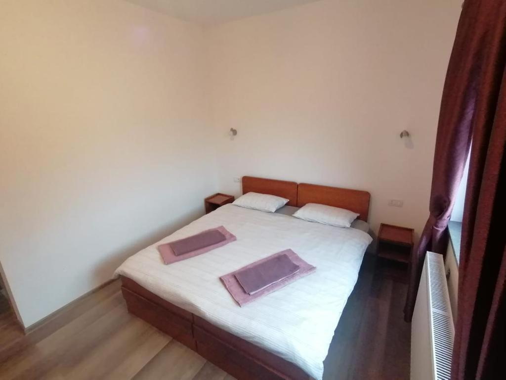 Double Room with Private Bathroom photo 2
