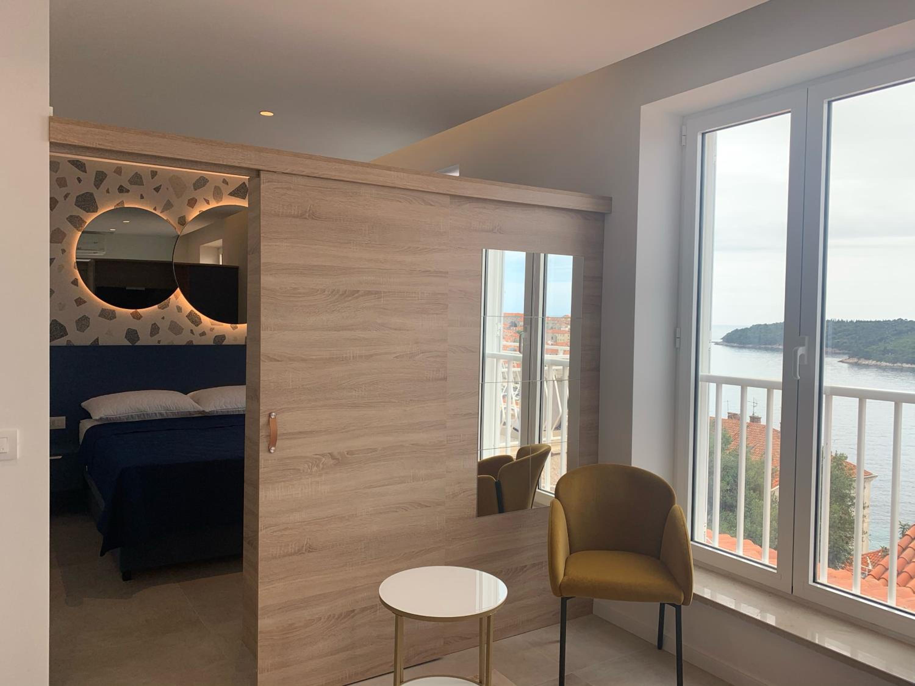 Apartment with Balcony and Sea View - Sunset