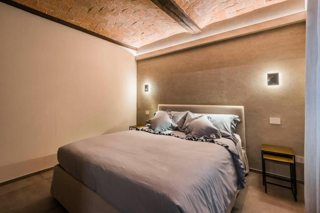 One-Bedroom Apartment - Photo 20