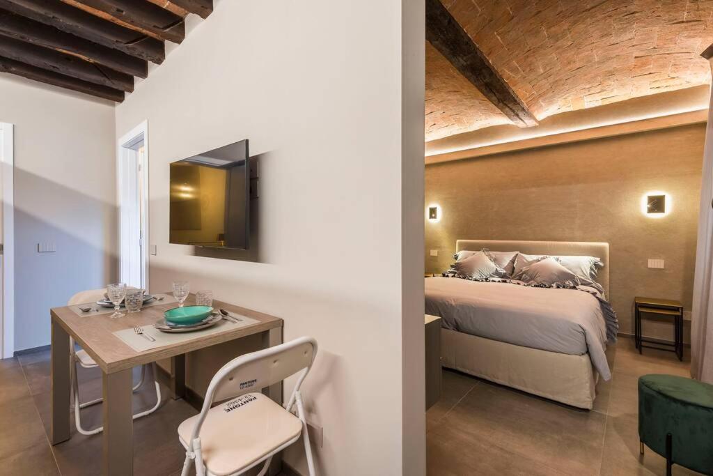 One-Bedroom Apartment - Photo 9