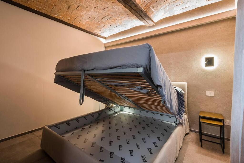 One-Bedroom Apartment - Photo 7