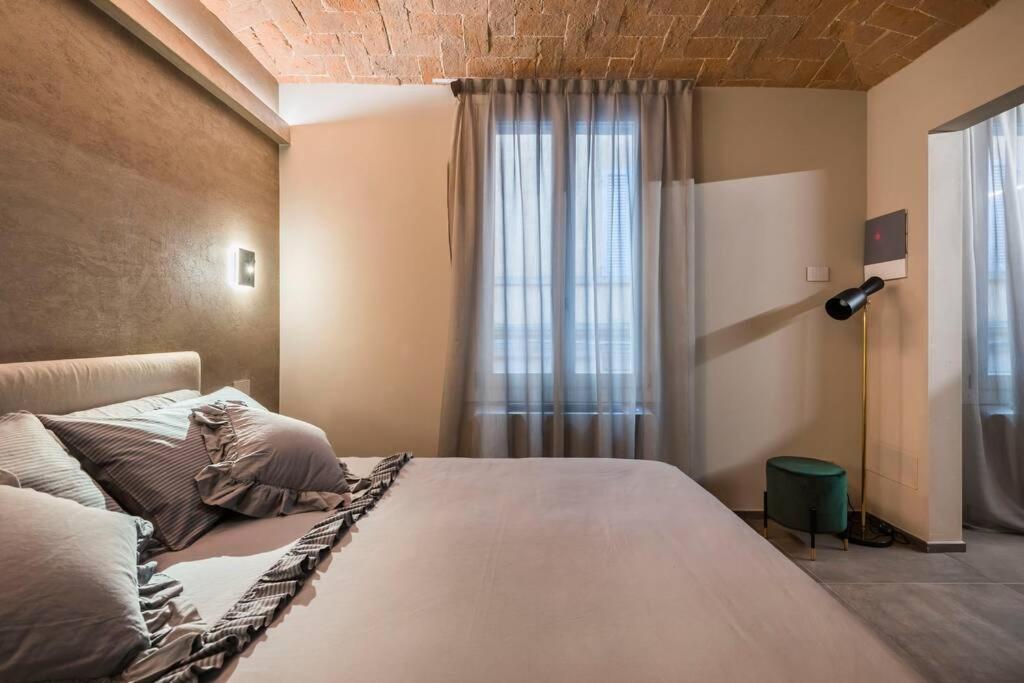 One-Bedroom Apartment - Photo 11