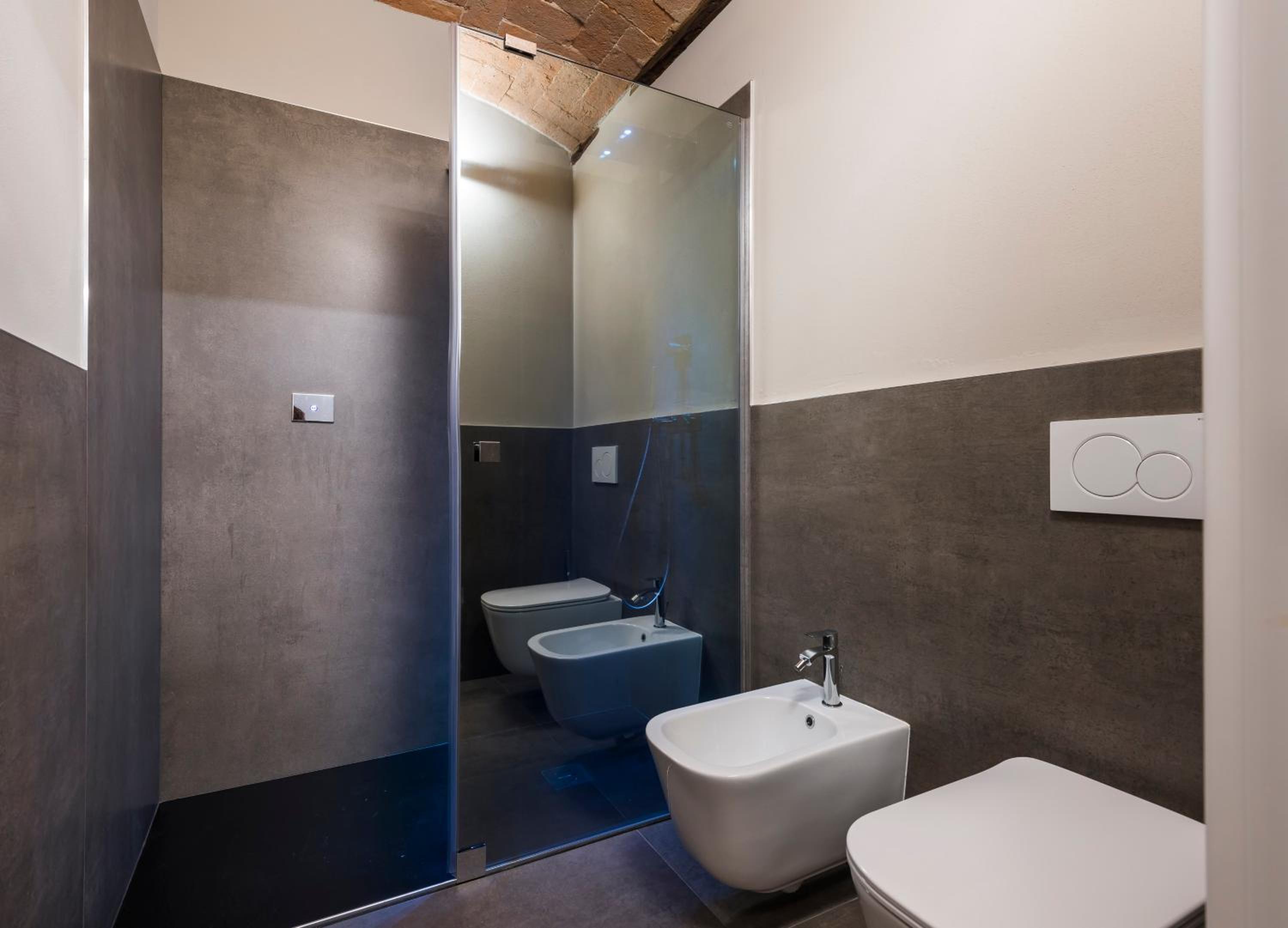 One-Bedroom Apartment - Photo 2