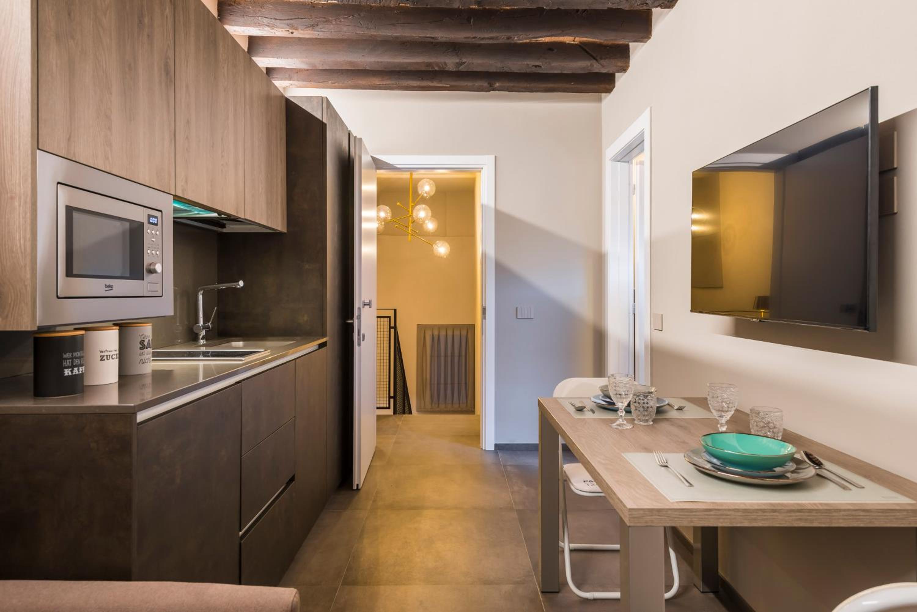 One-Bedroom Apartment - Photo 3