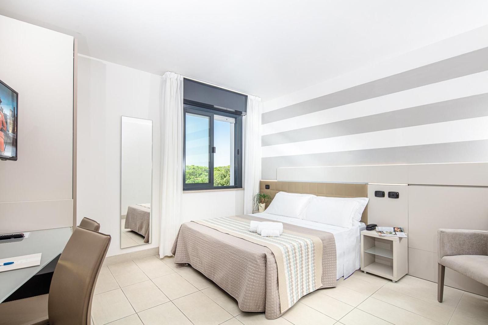 Basic Double or Twin Room - Photo 1