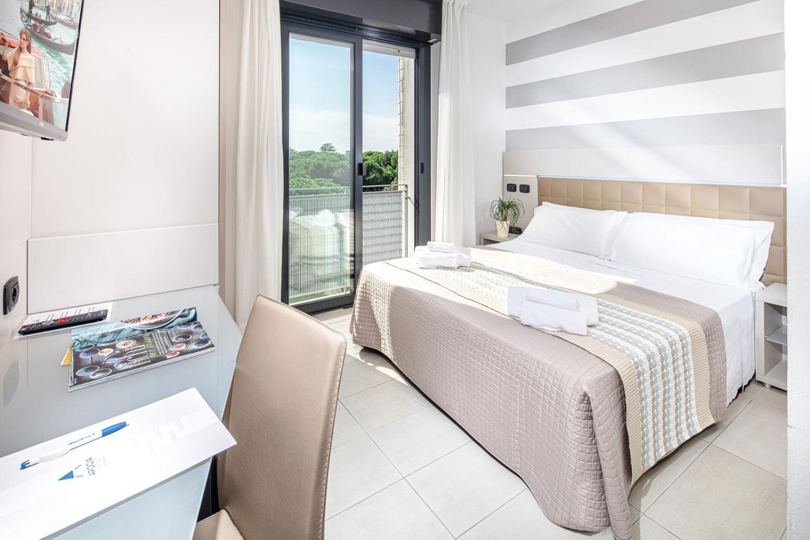 Double Room - Photo 3