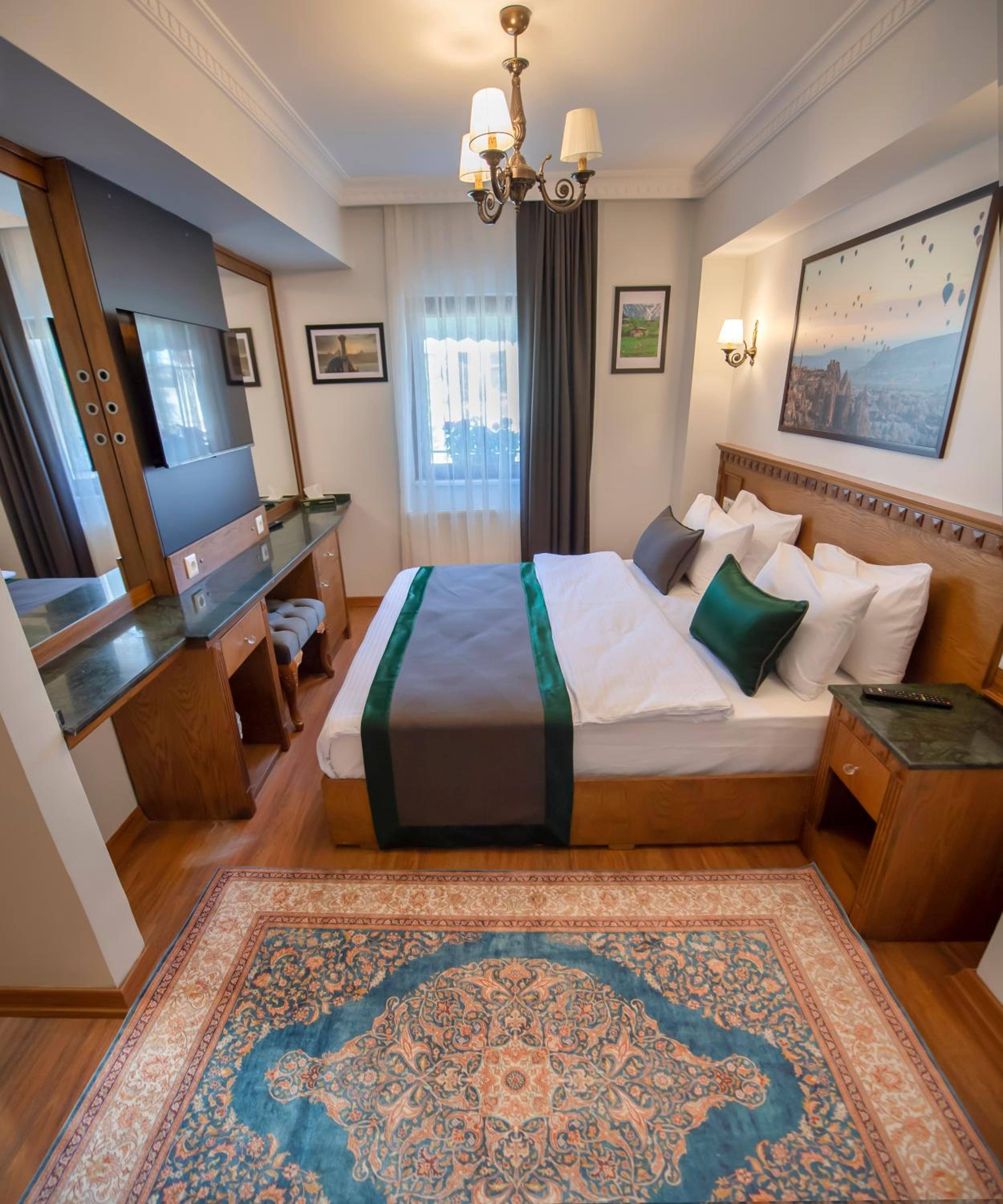 Apartment with Balcony photo 1