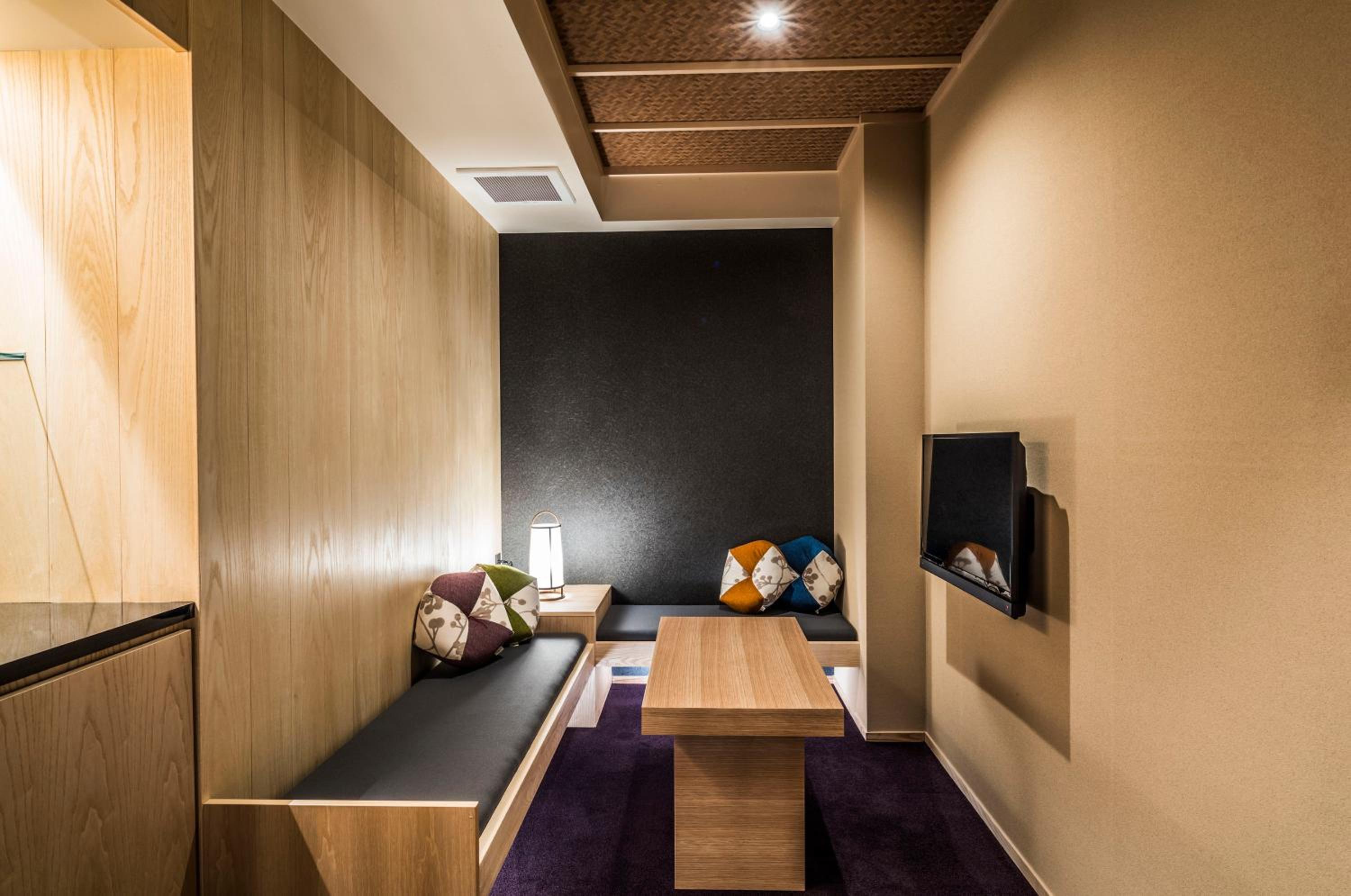 Superior King Room - Photo 13