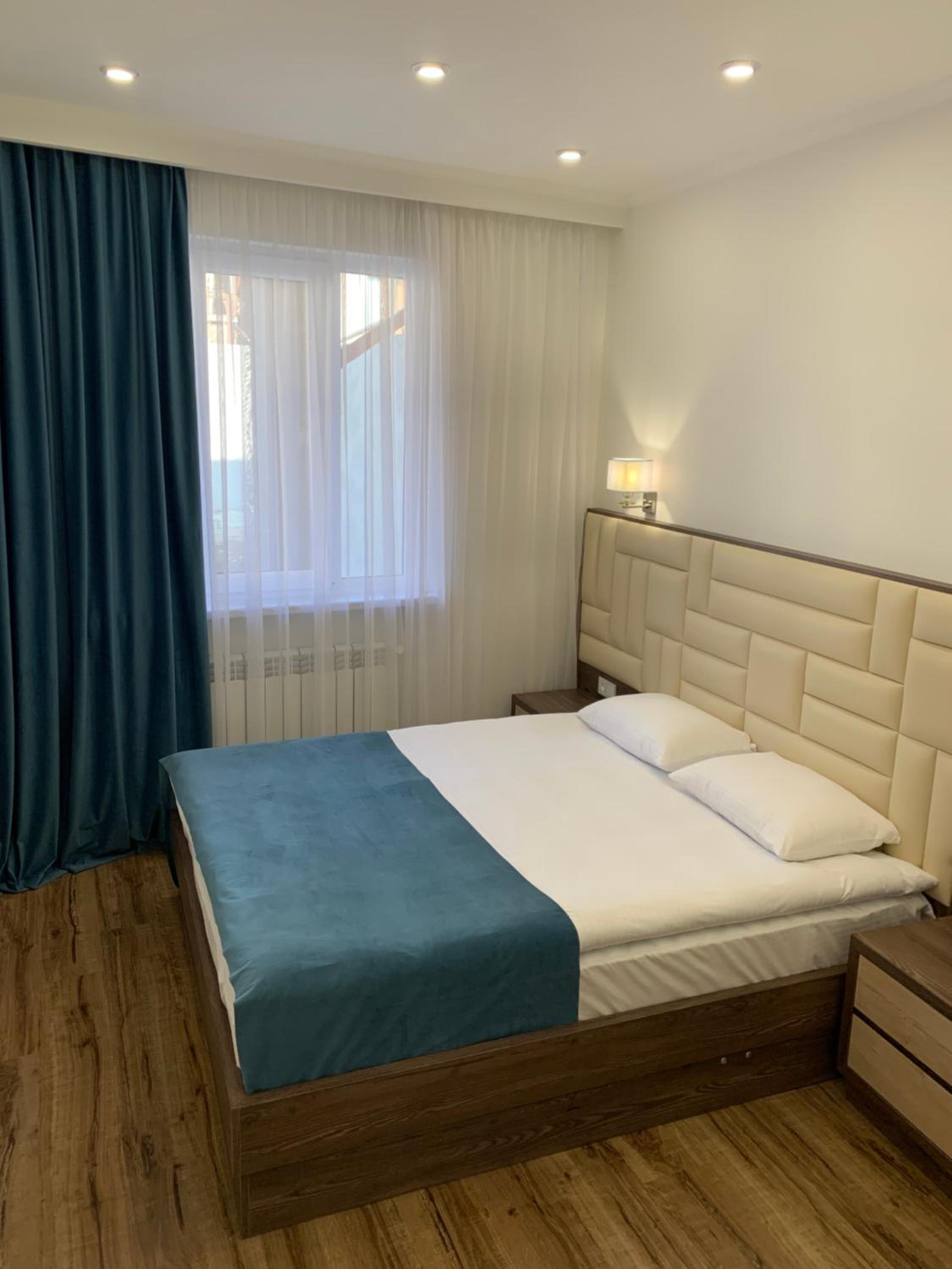 Deluxe Double Room (2 Adults + 1 Child)