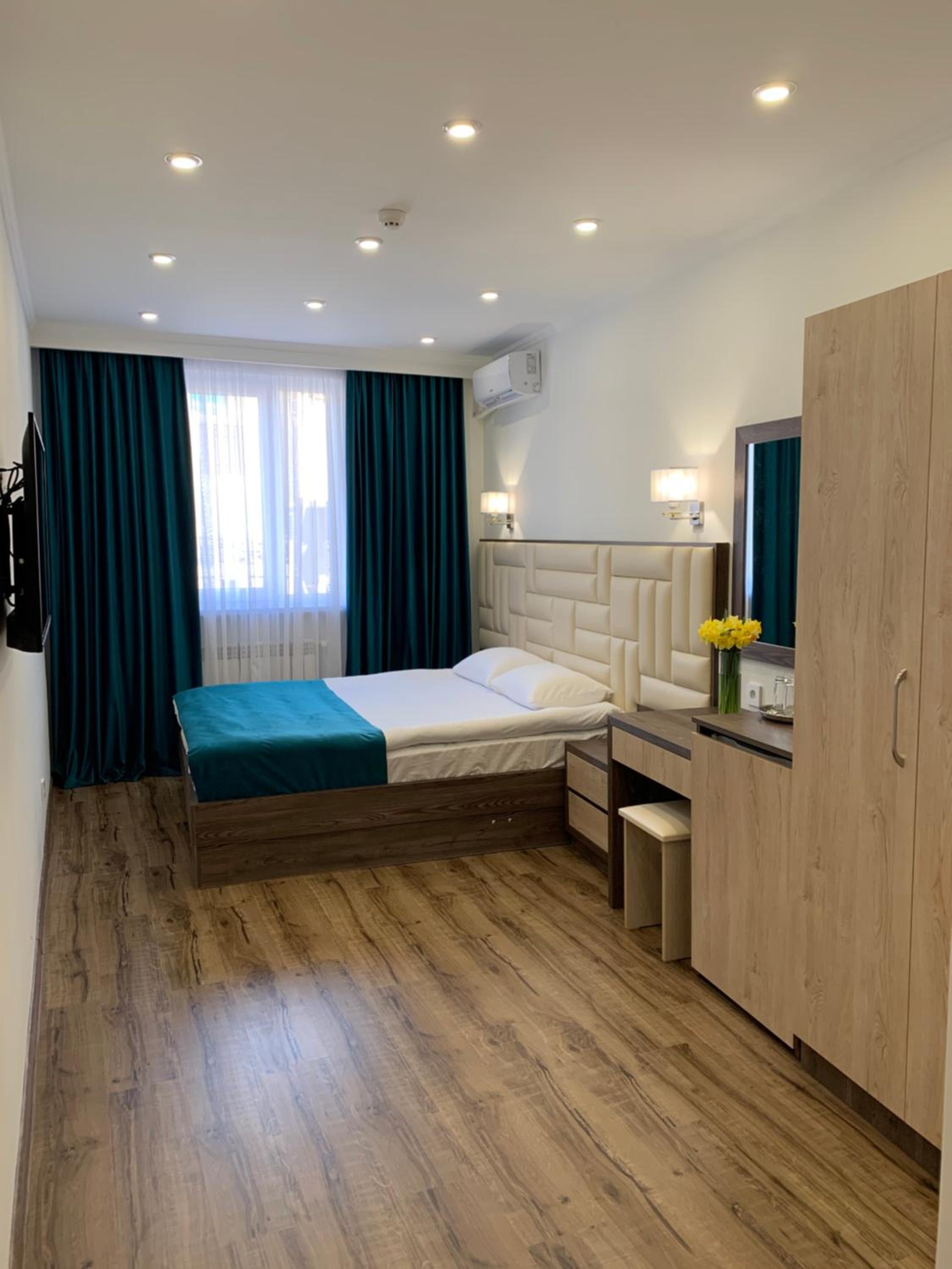 Large Double Room