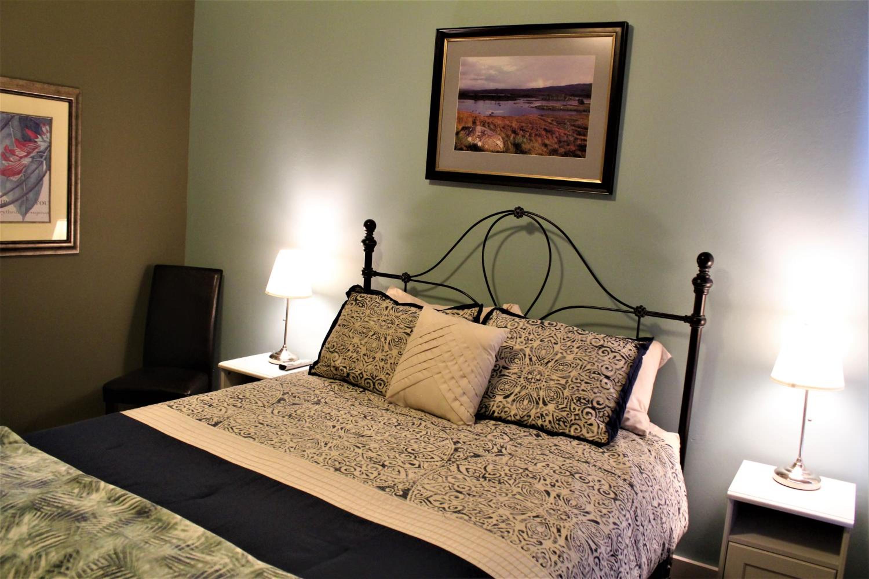 Queen Suite photo 3