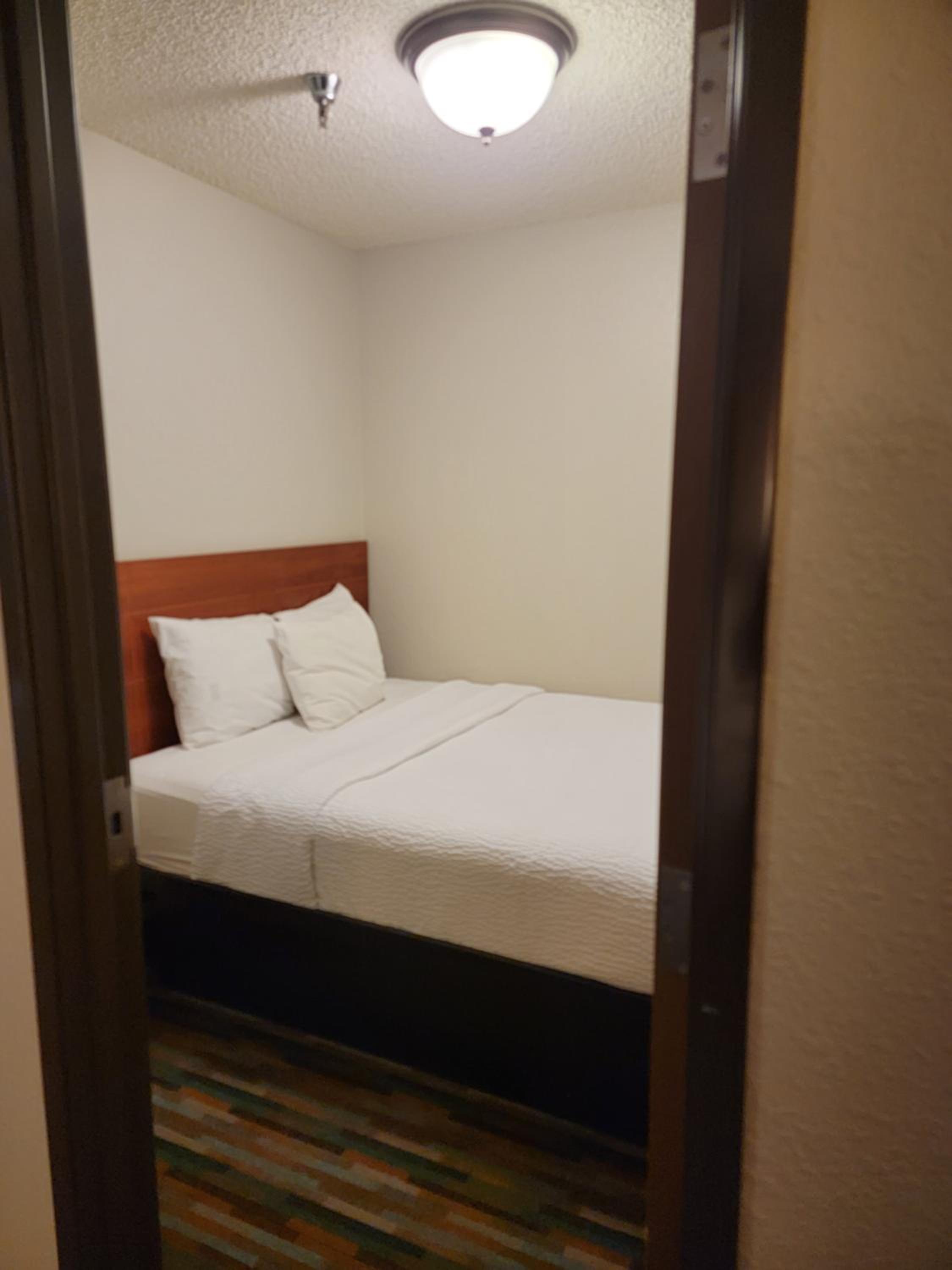 Queen Room with Three Queen Beds - Non-Smoking - Photo 3