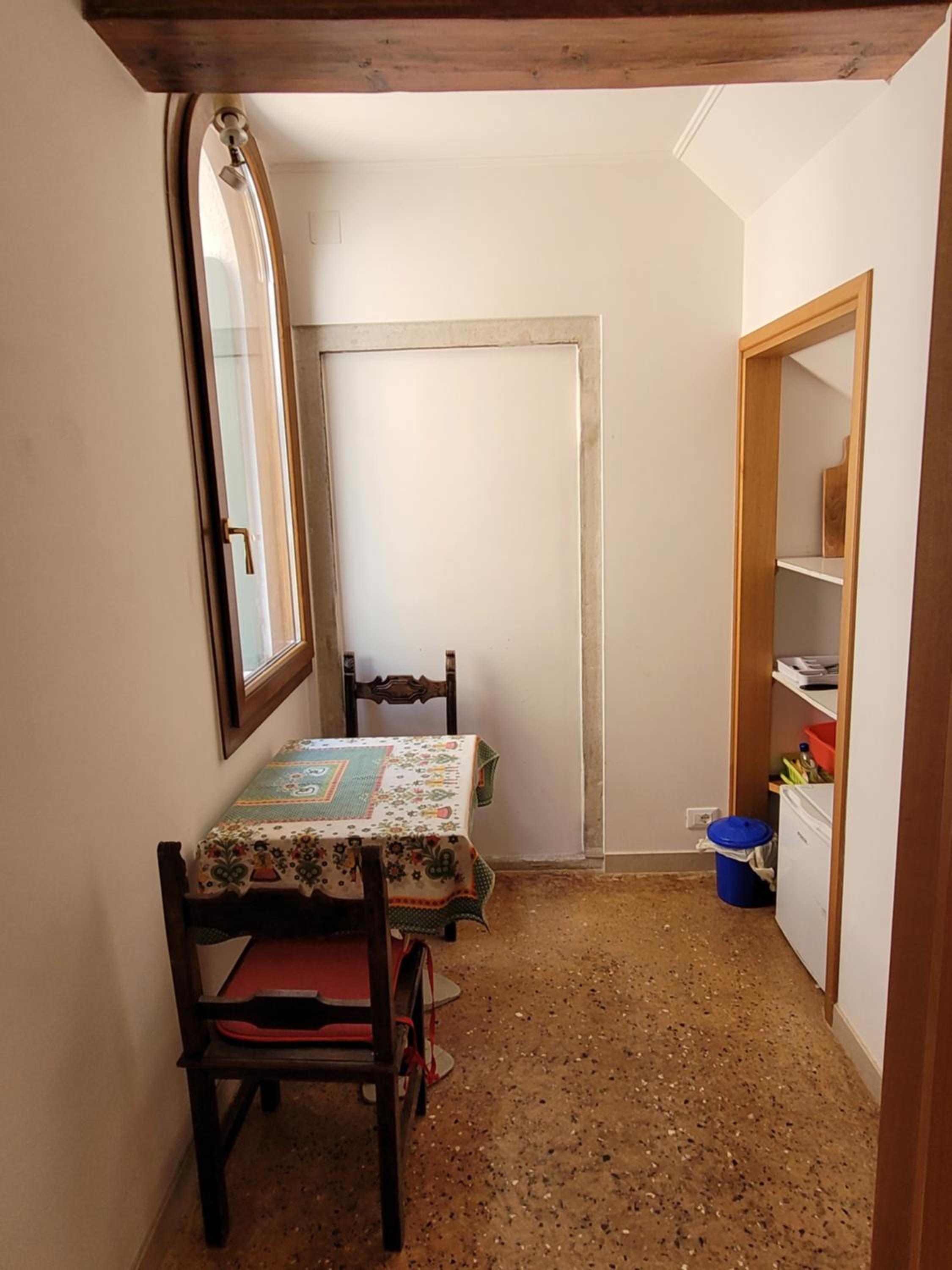 One-Bedroom Apartment photo 3
