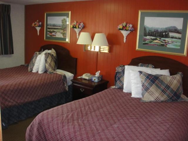 Queen Room photo 2