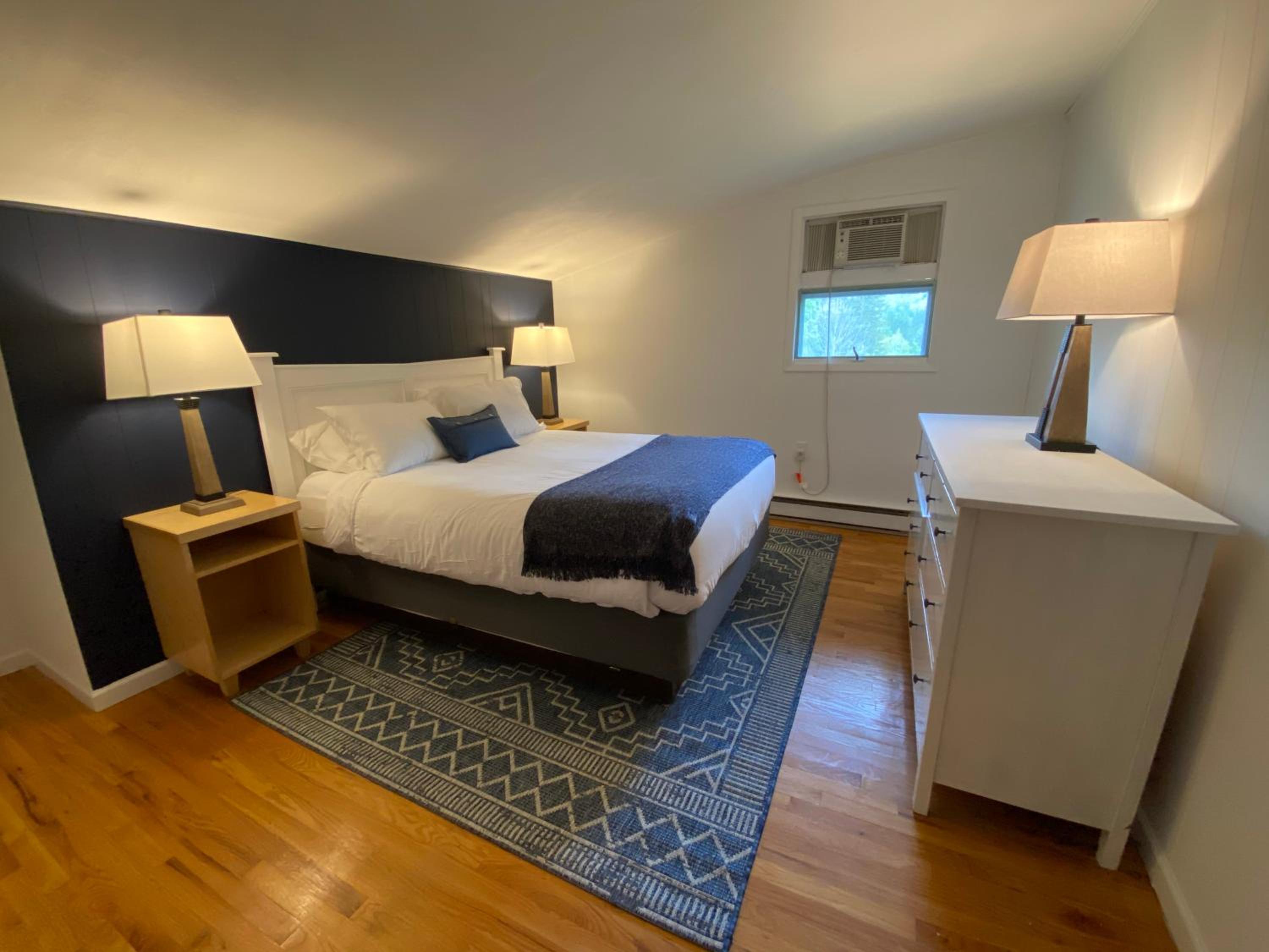 Apartment with Mountain View - Pet Friendly photo 2
