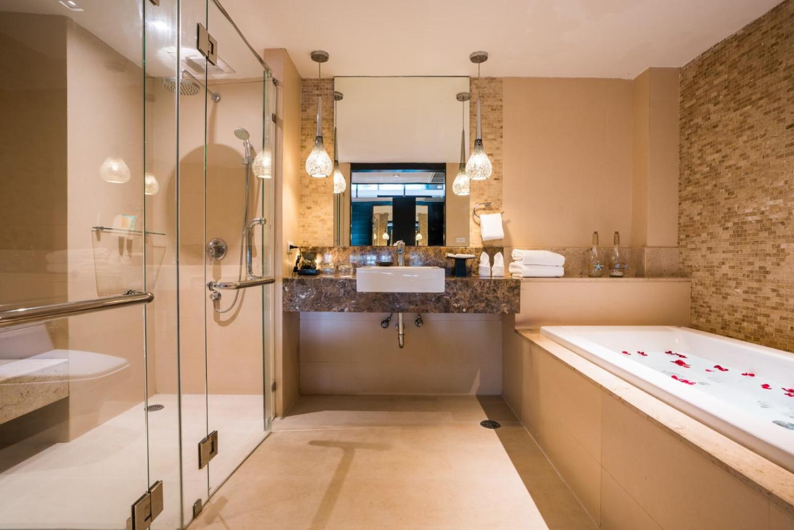 Family Suite - Photo 6