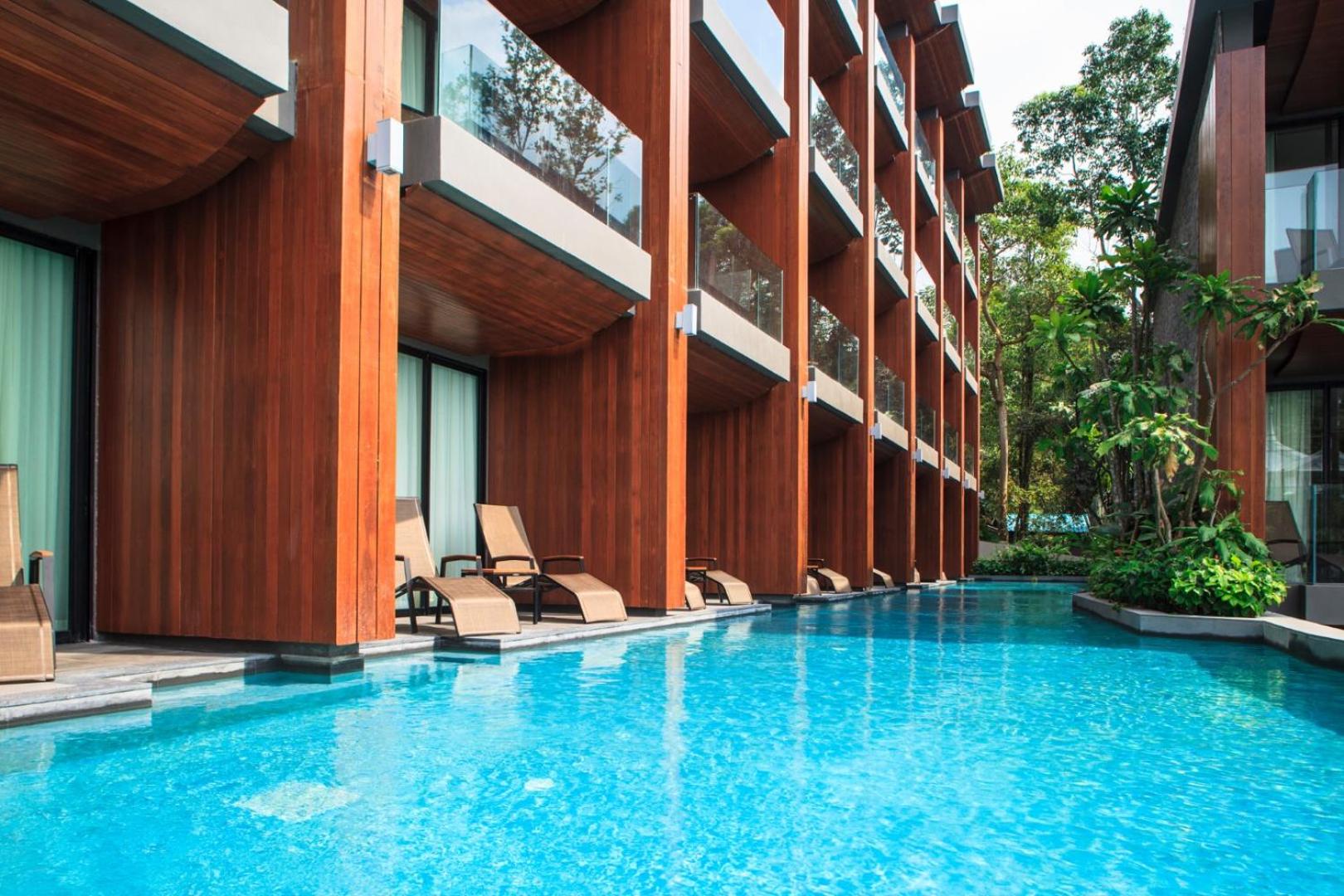 Pool Access Deluxe-Hillside photo 2