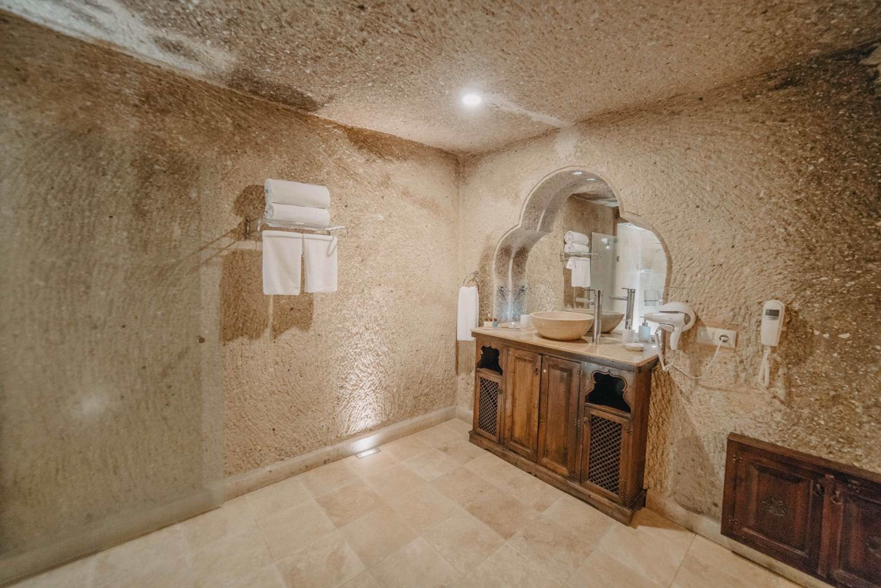 Twin Cave Room-Ground Floor photo 3