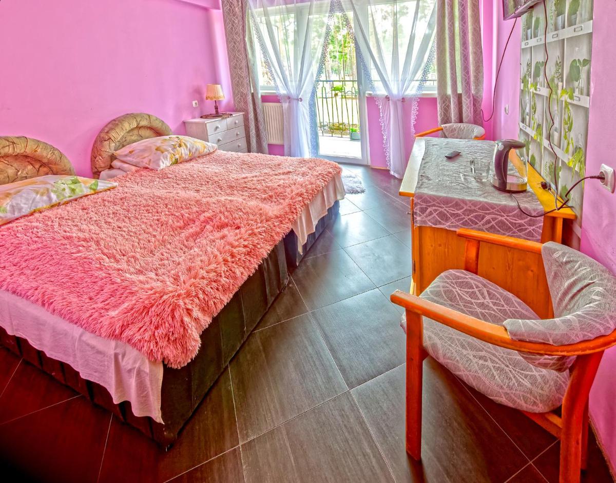 Twin Room with Private Bathroom - Photo 6