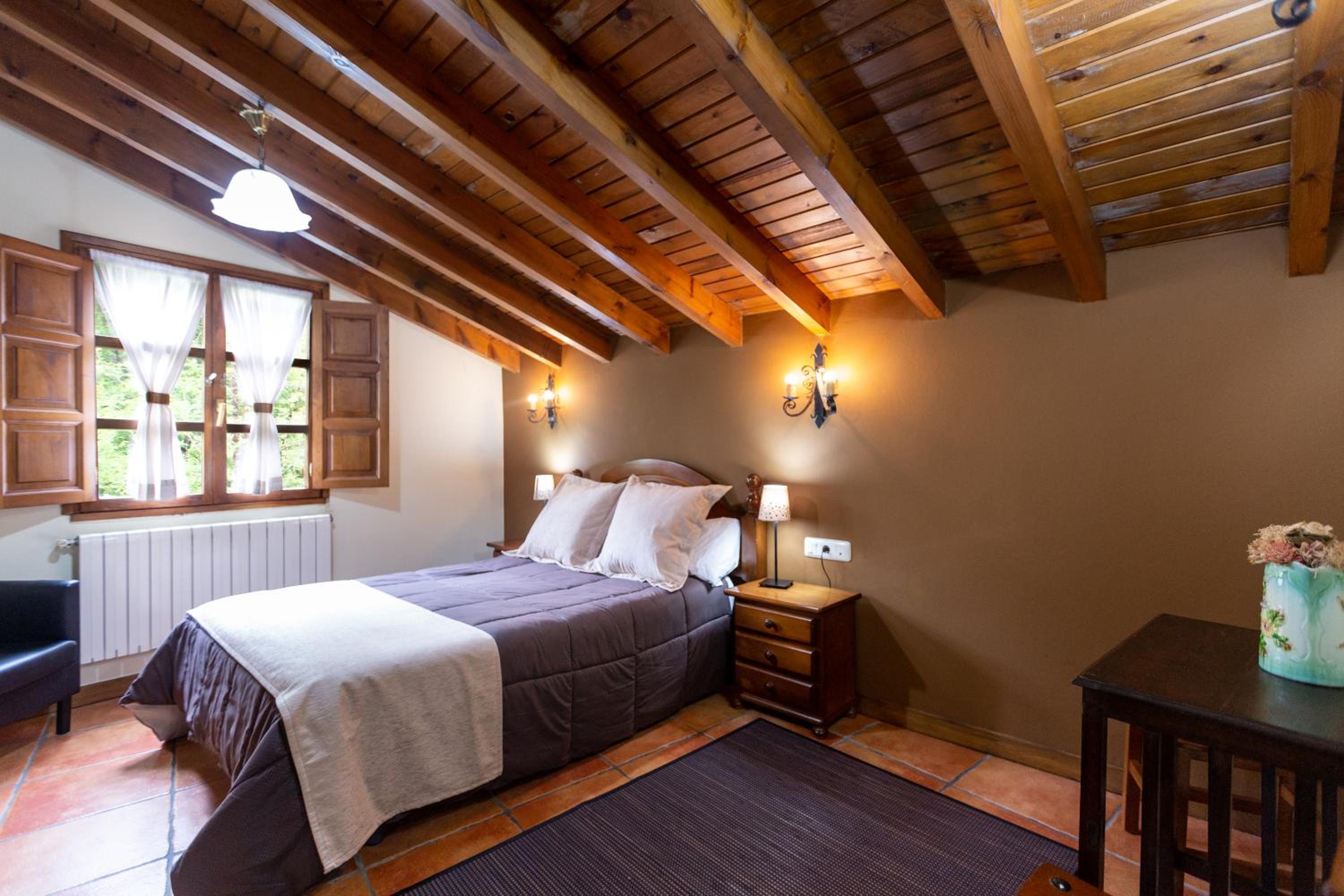 Double or Twin Room - Photo 4