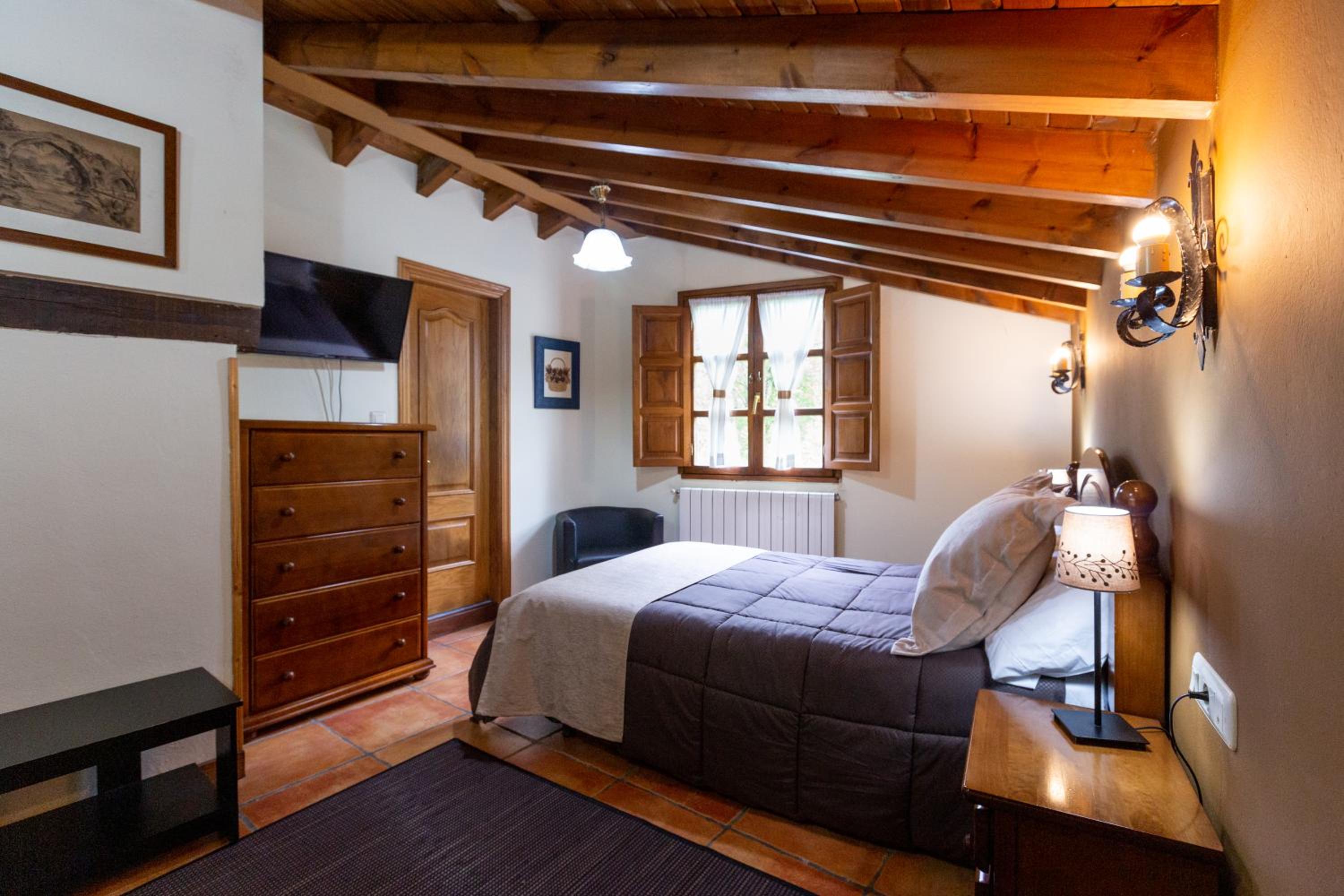 Double or Twin Room - Photo 5