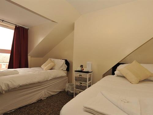 Twin Room with Private Bathroom photo 1