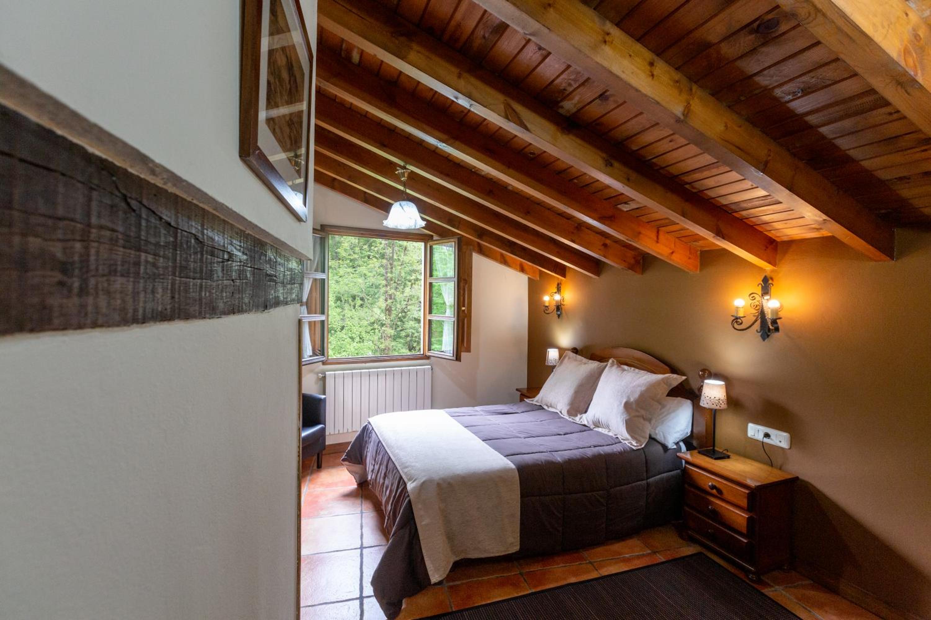 Double or Twin Room - Photo 6