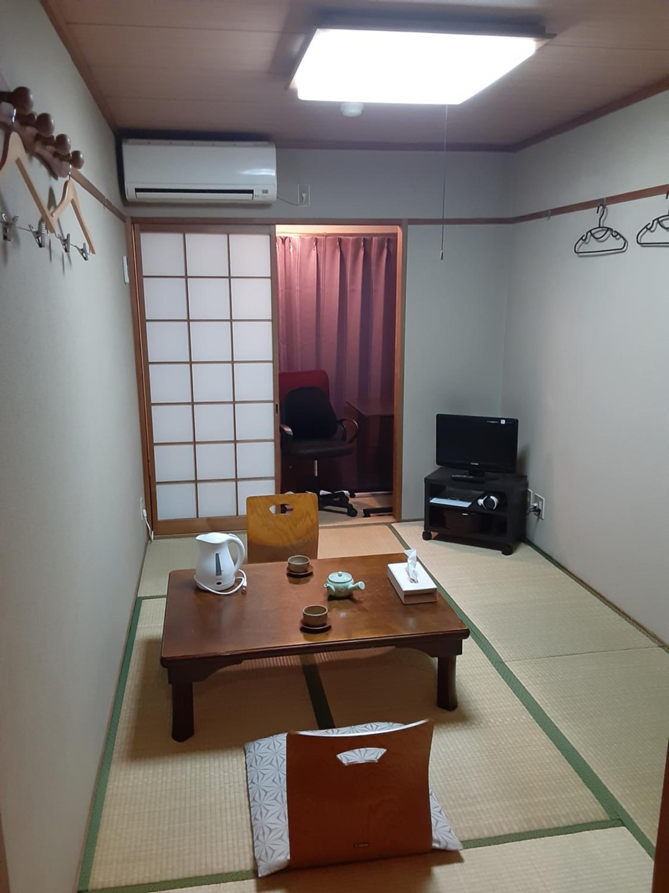 Japanese-Style Standard Twin Room with Private Bathroom - Photo 8