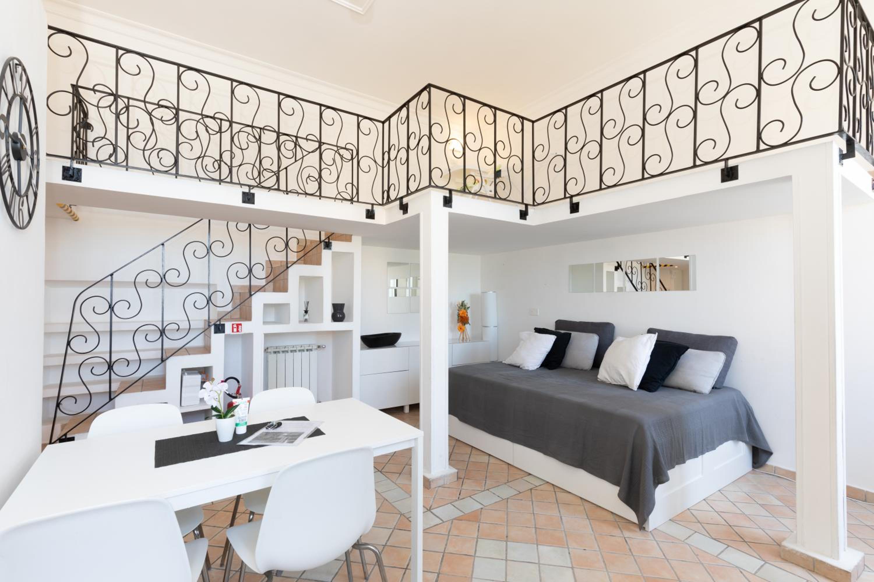 One-Bedroom Apartment - Photo 15