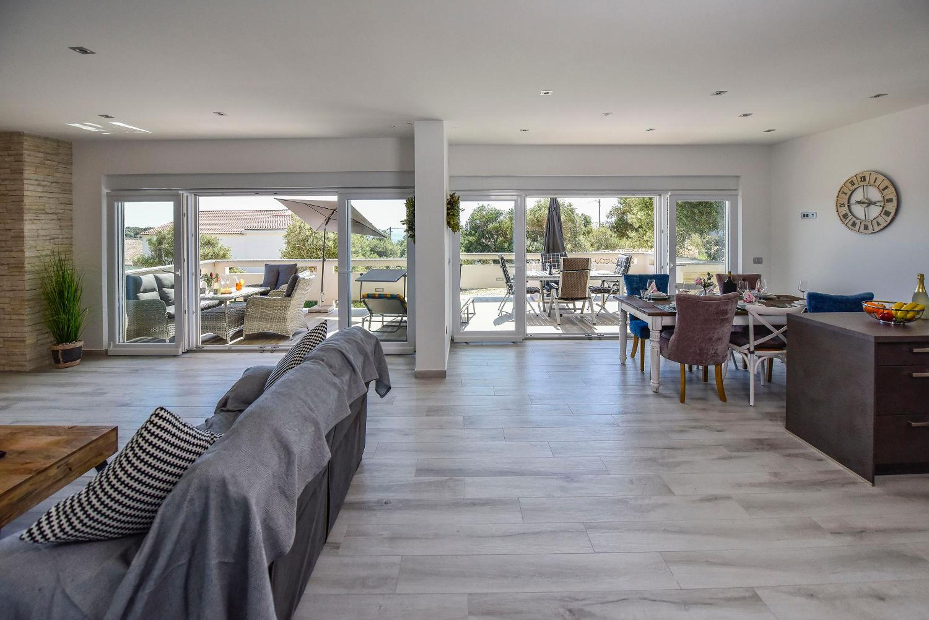 Three-Bedroom Villa photo 1