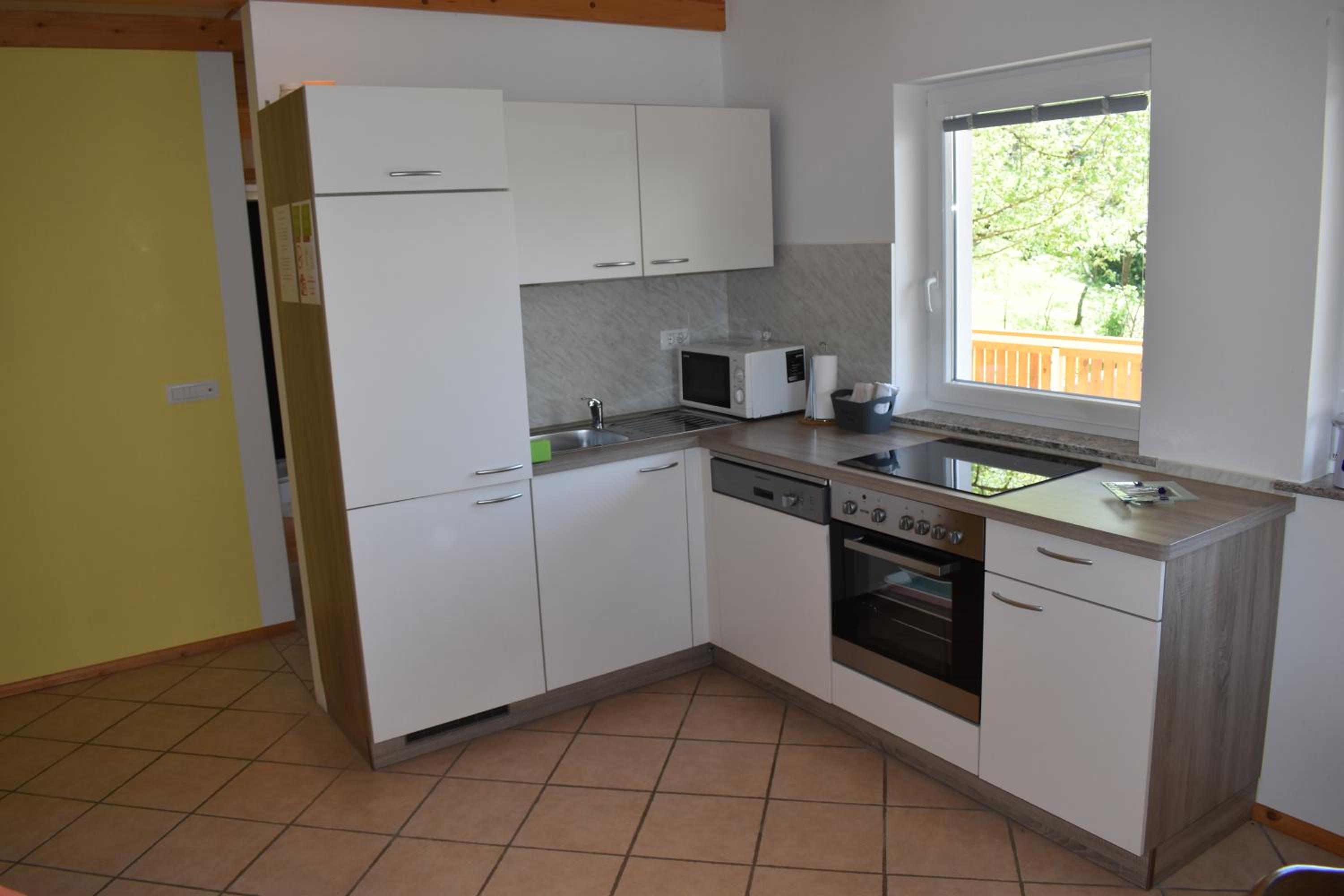 One-Bedroom Apartment - Photo 11