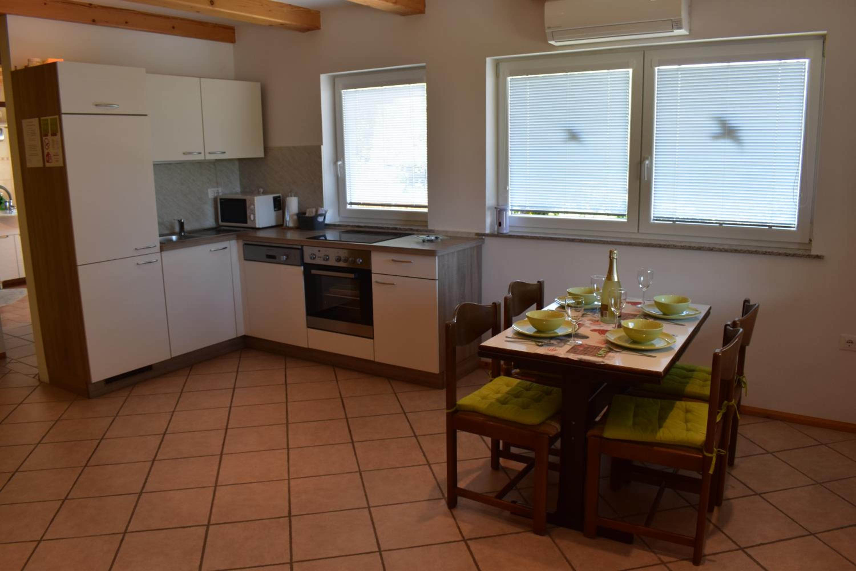 One-Bedroom Apartment - Photo 12