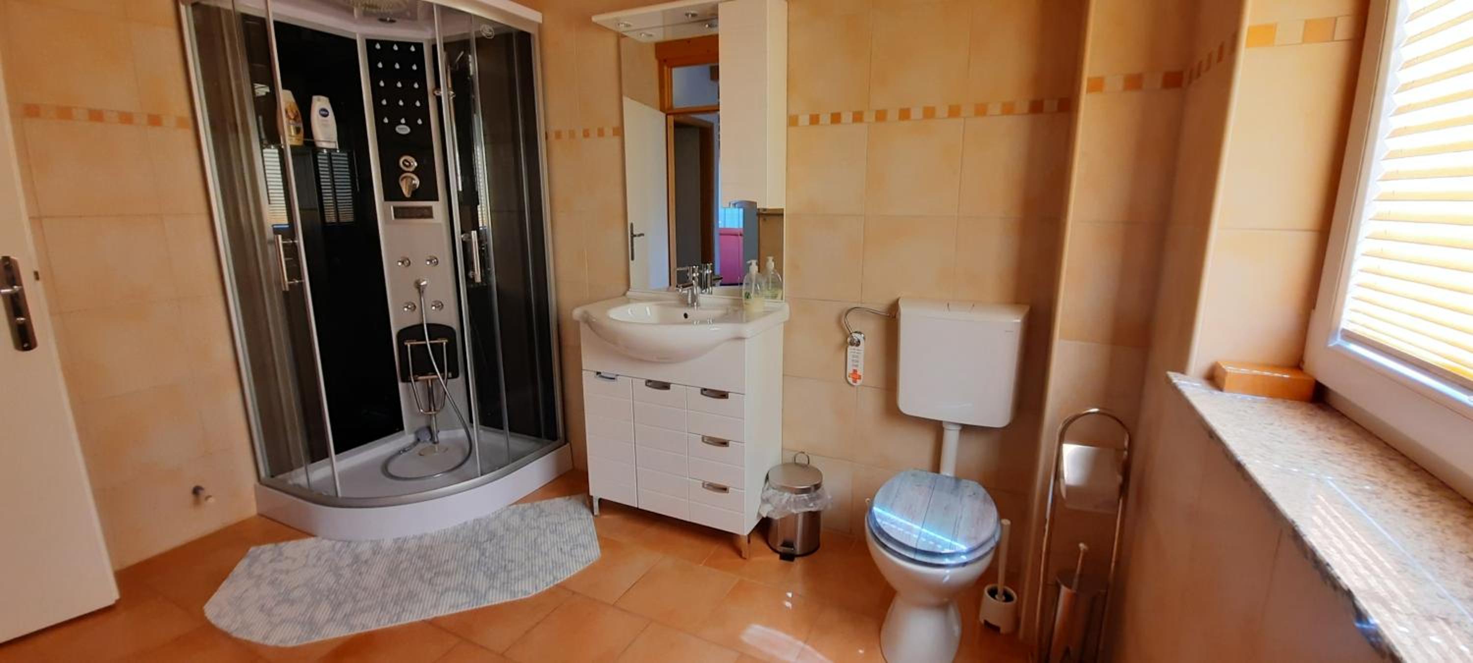 One-Bedroom Apartment - Photo 13