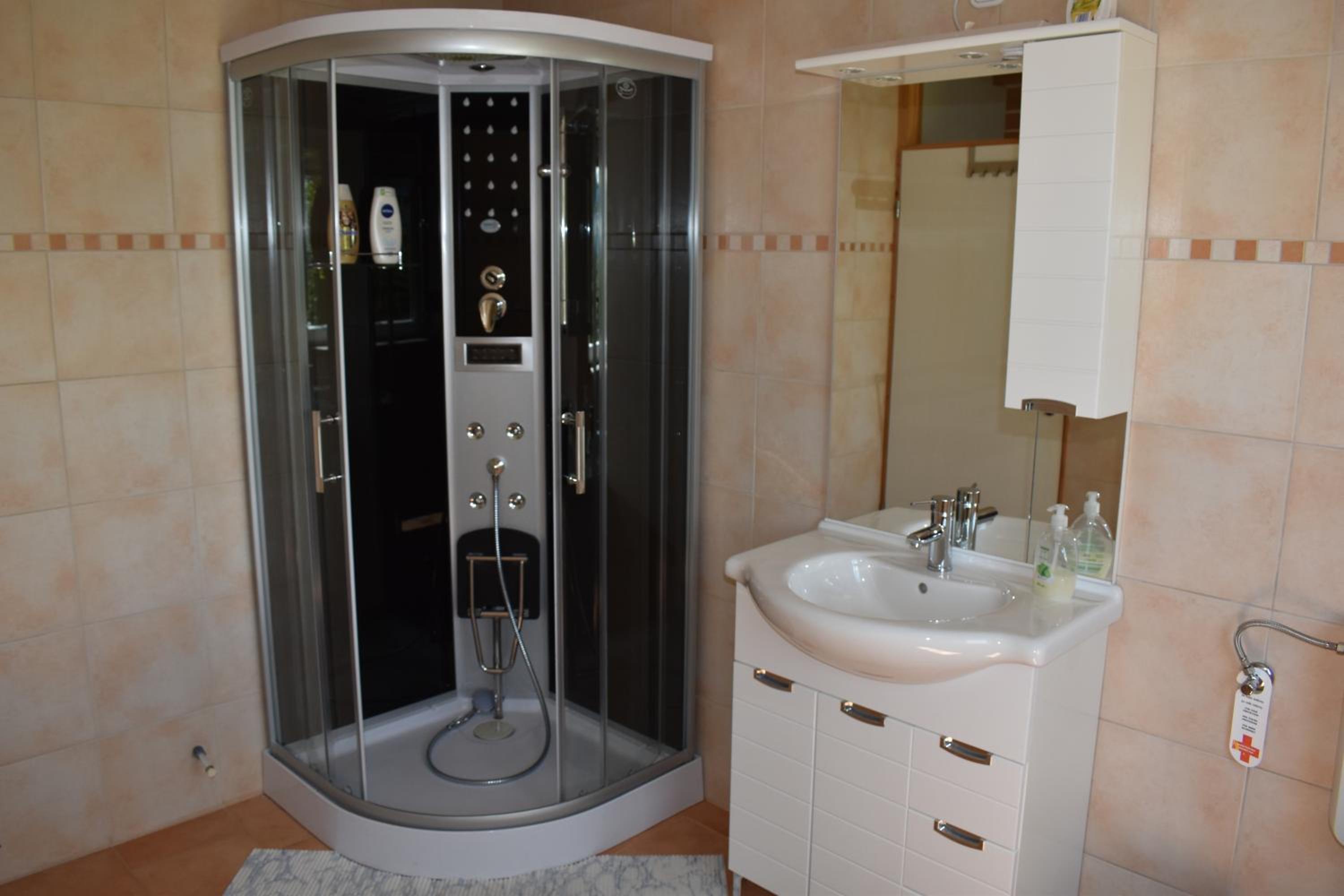One-Bedroom Apartment - Photo 15