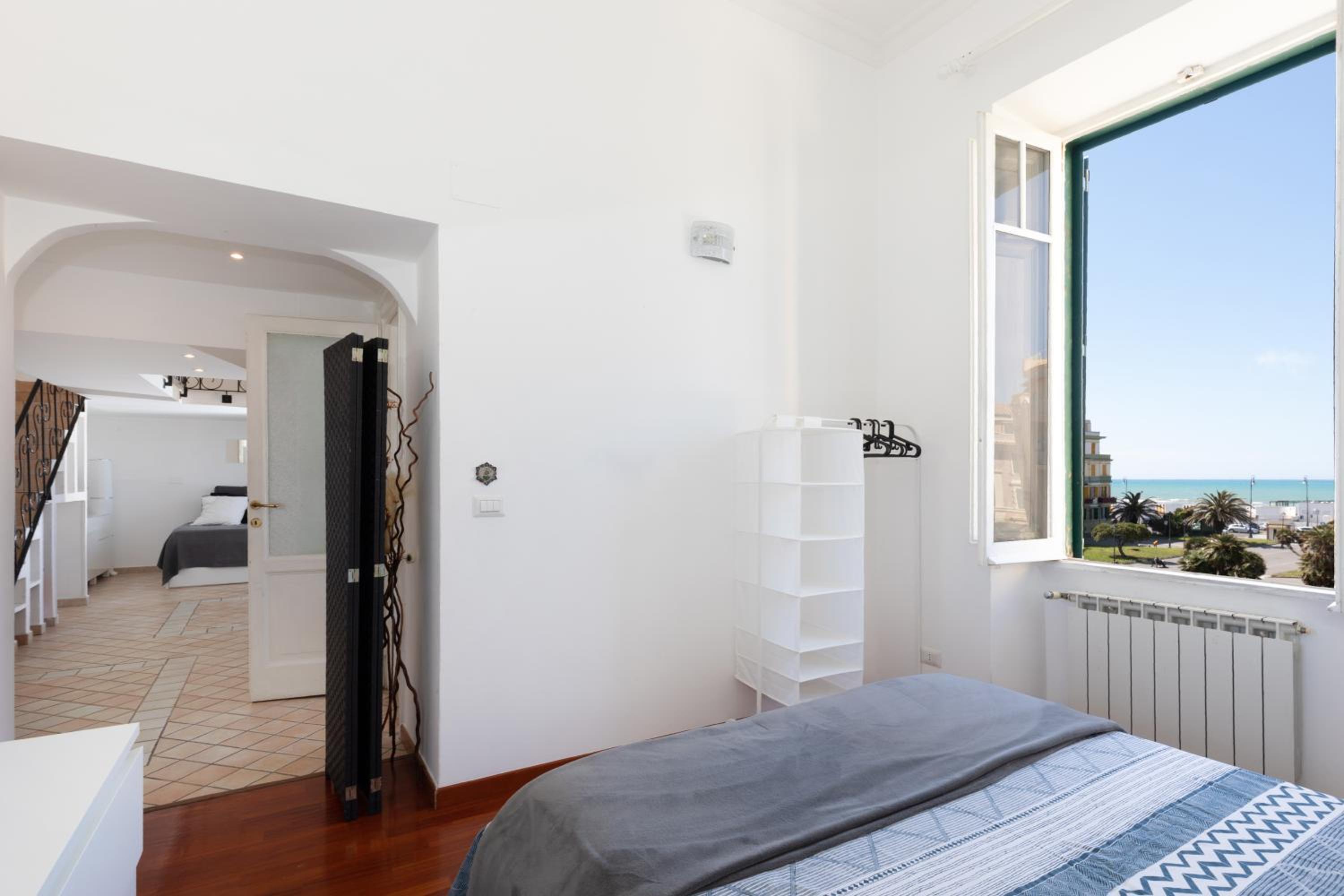 One-Bedroom Apartment - Photo 11