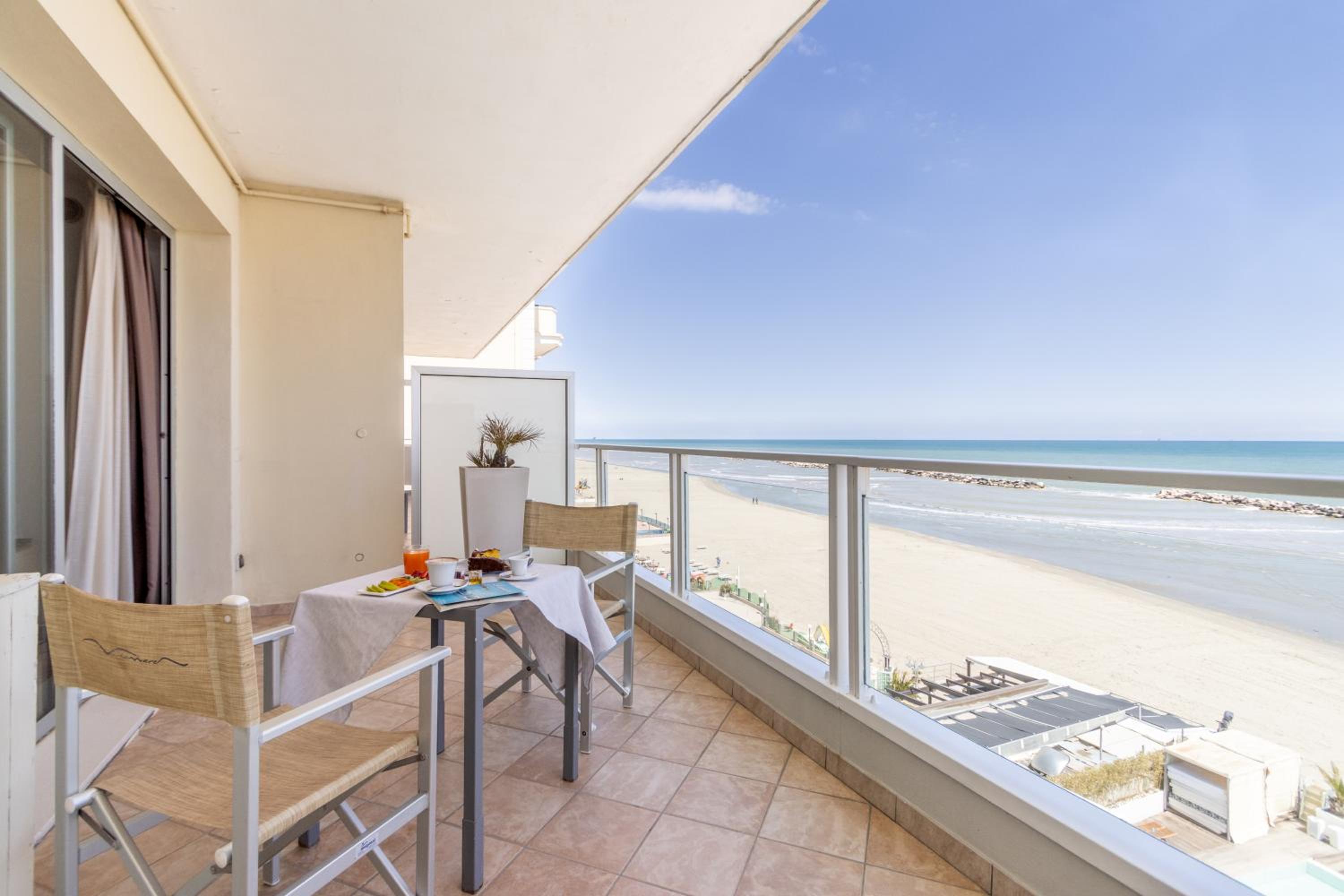 Superior Suite - Photo 15