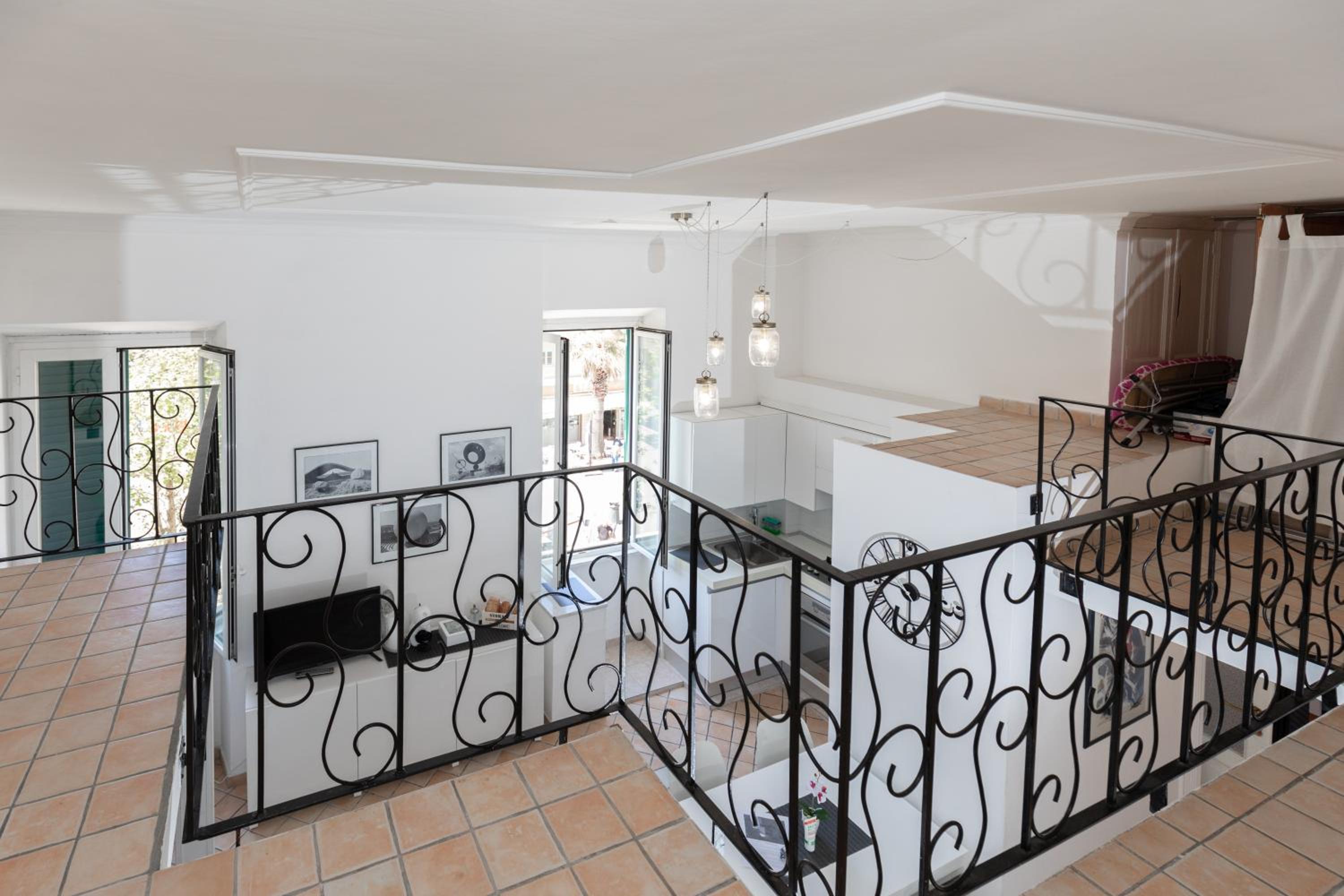 One-Bedroom Apartment - Photo 3