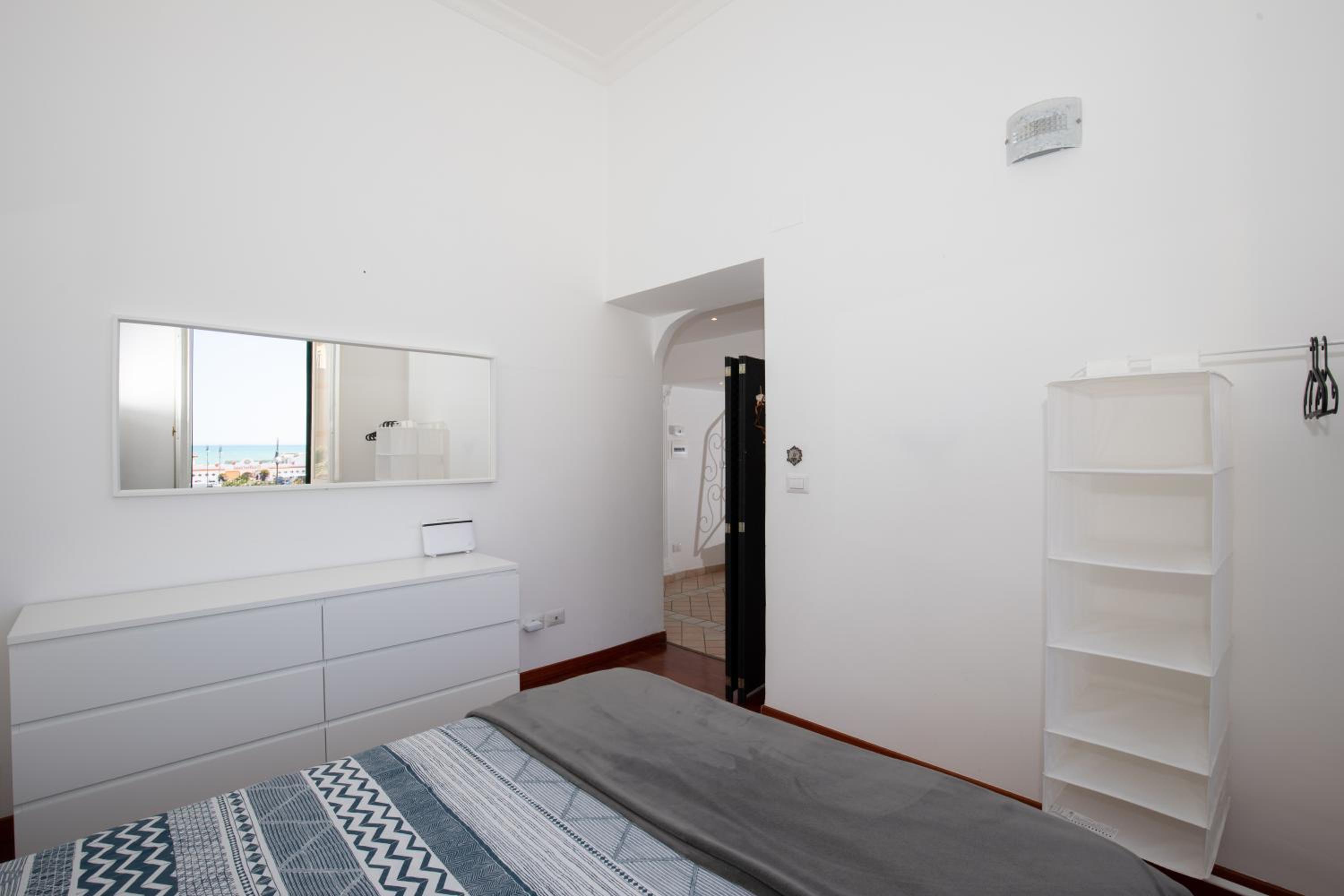 One-Bedroom Apartment - Photo 5