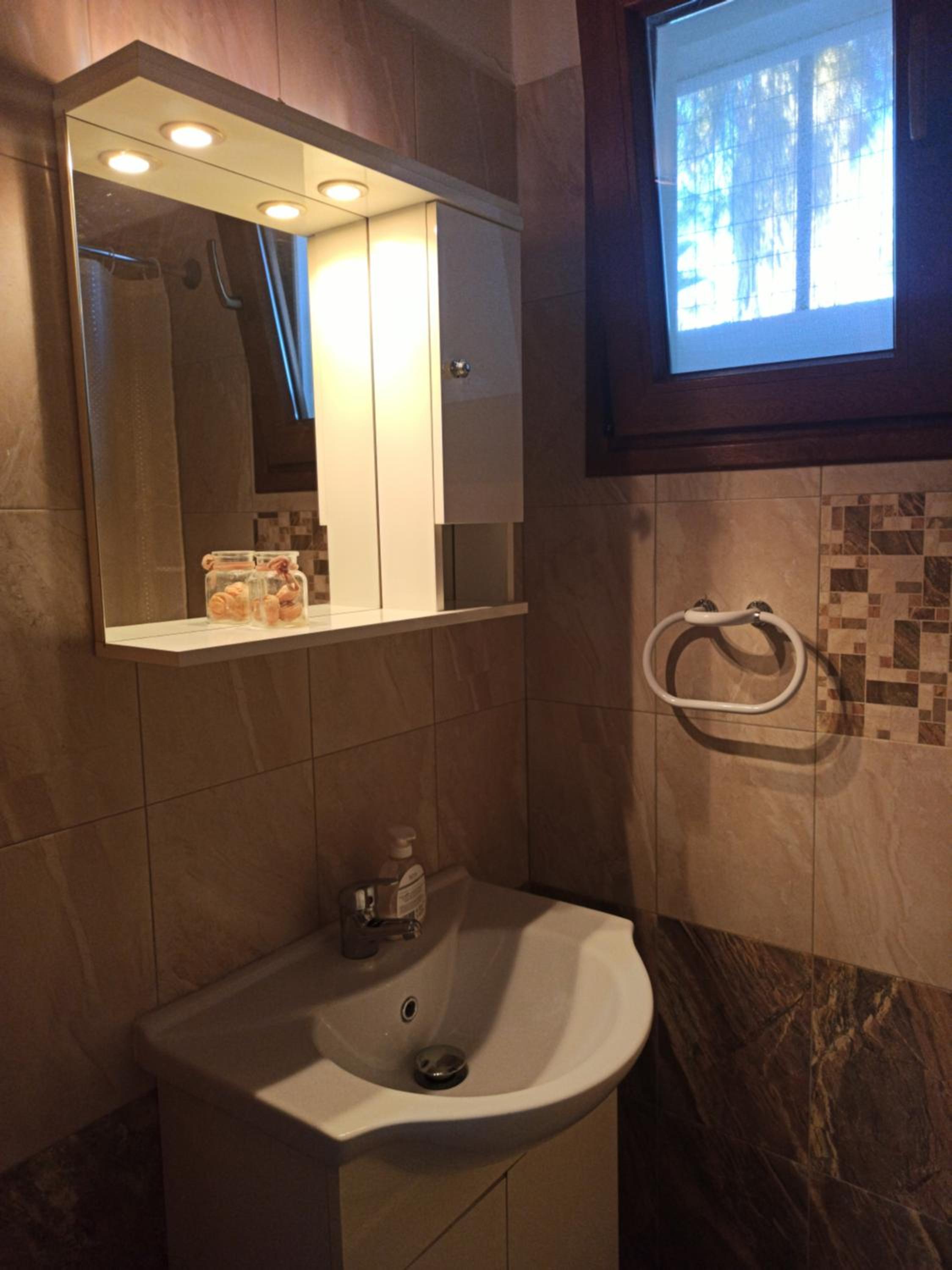 Three-Bedroom Apartment with View - Photo 12