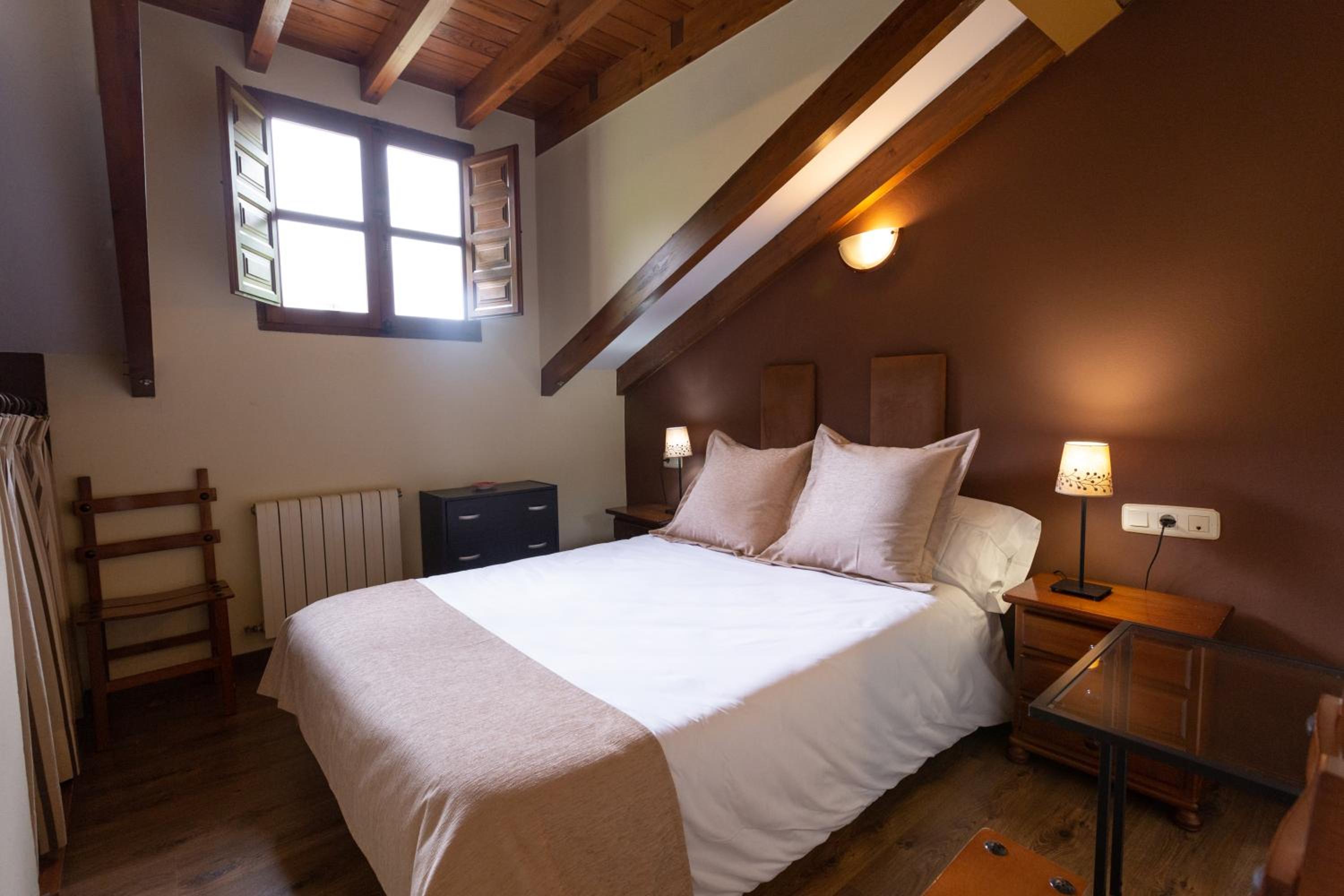 Double or Twin Room - Photo 21
