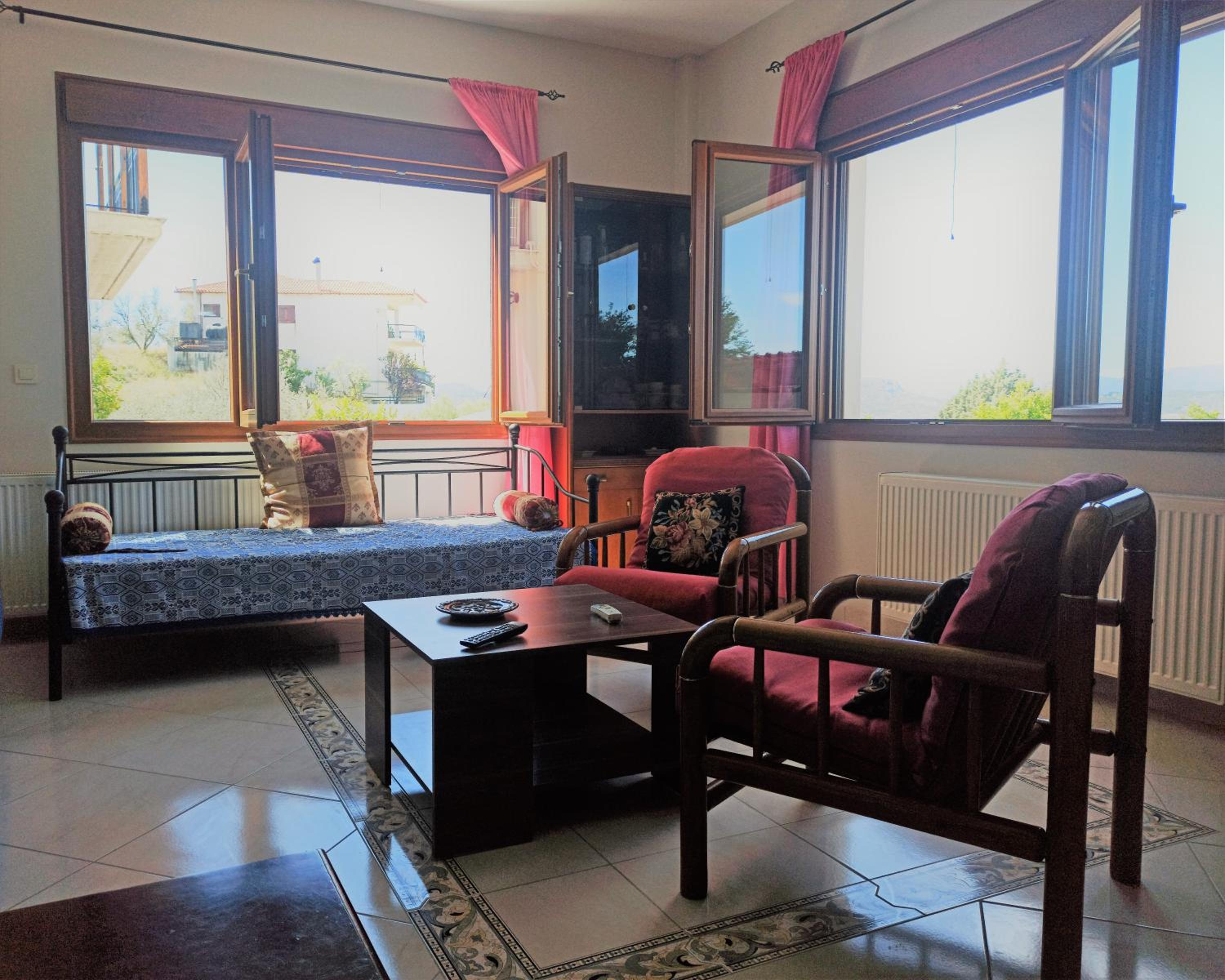 Three-Bedroom Apartment with View - Photo 1