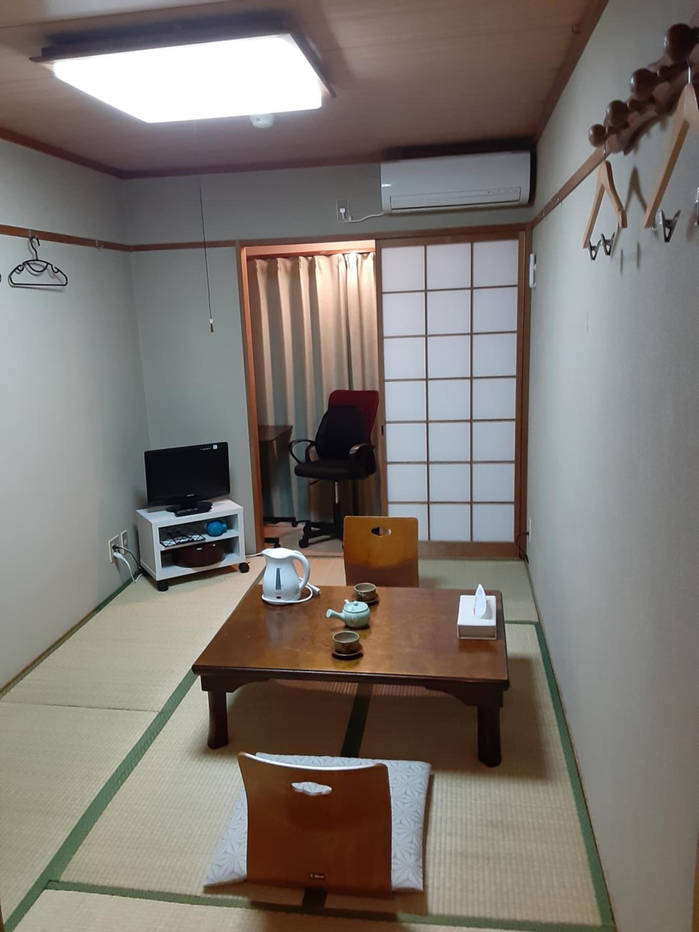 Japanese-Style Standard Twin Room with Private Bathroom - Photo 7