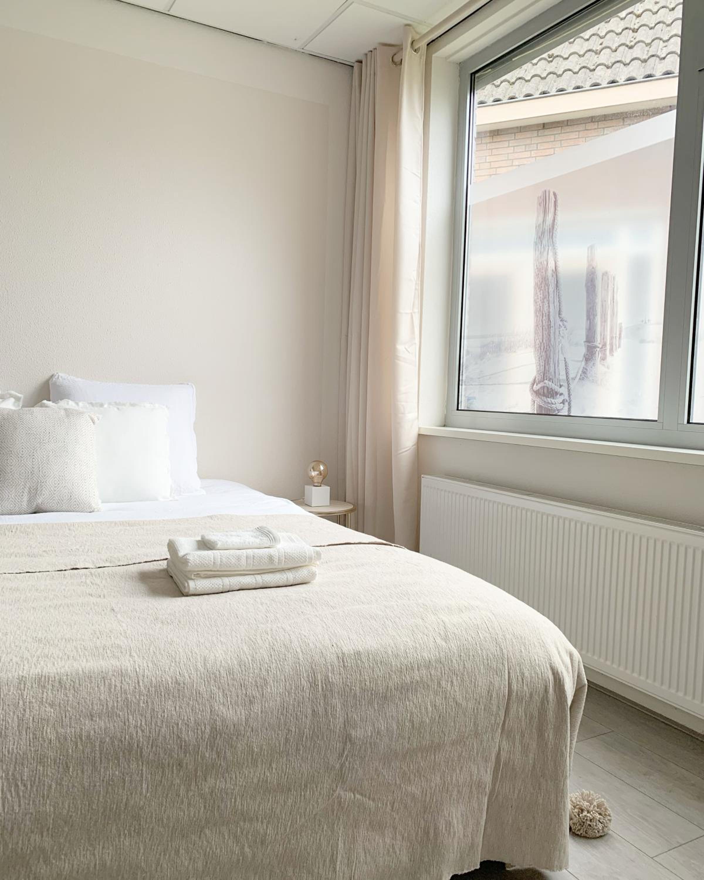 Double Room with Private Bathroom - Photo 2
