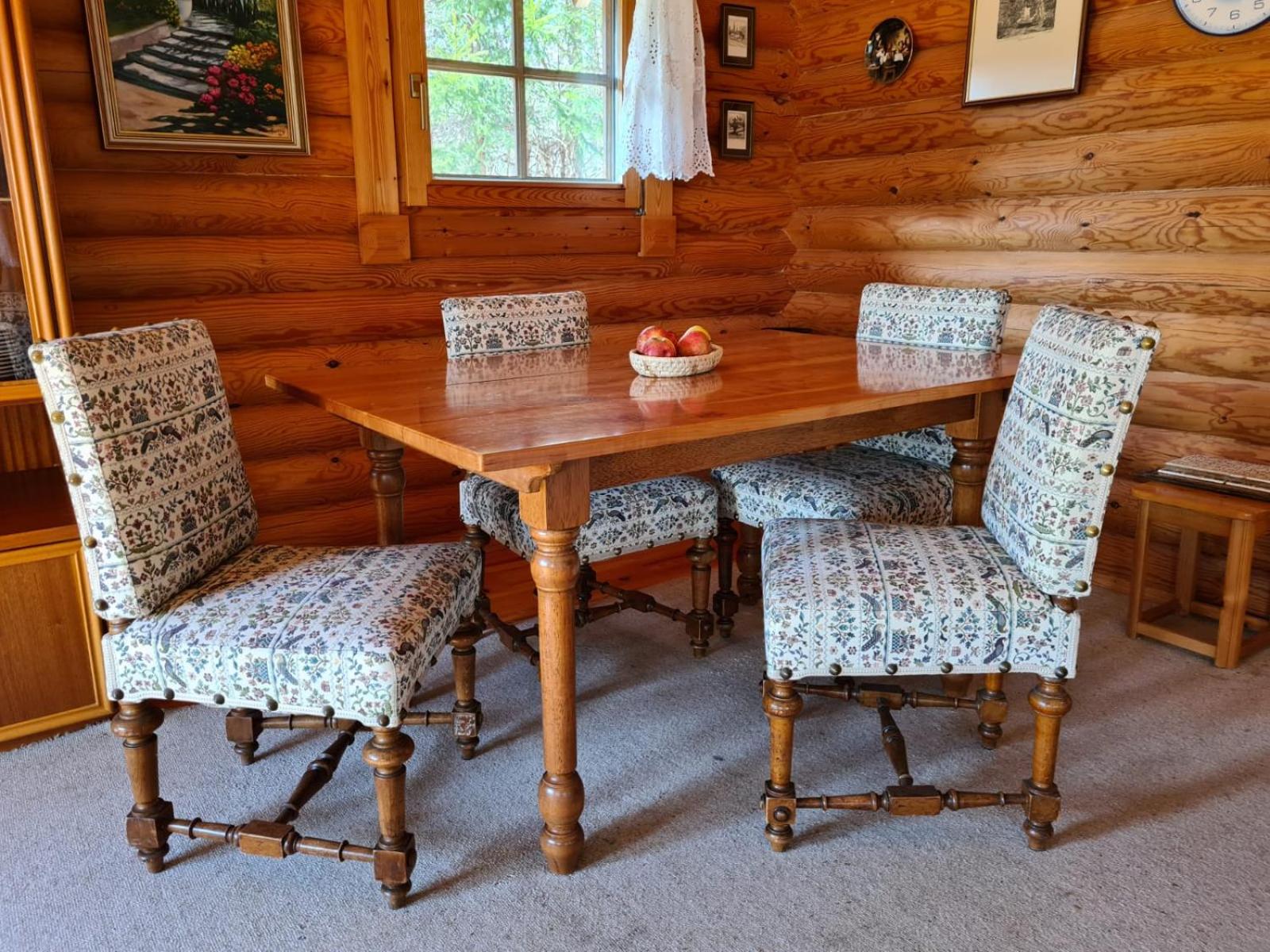Three-Bedroom Chalet photo 3