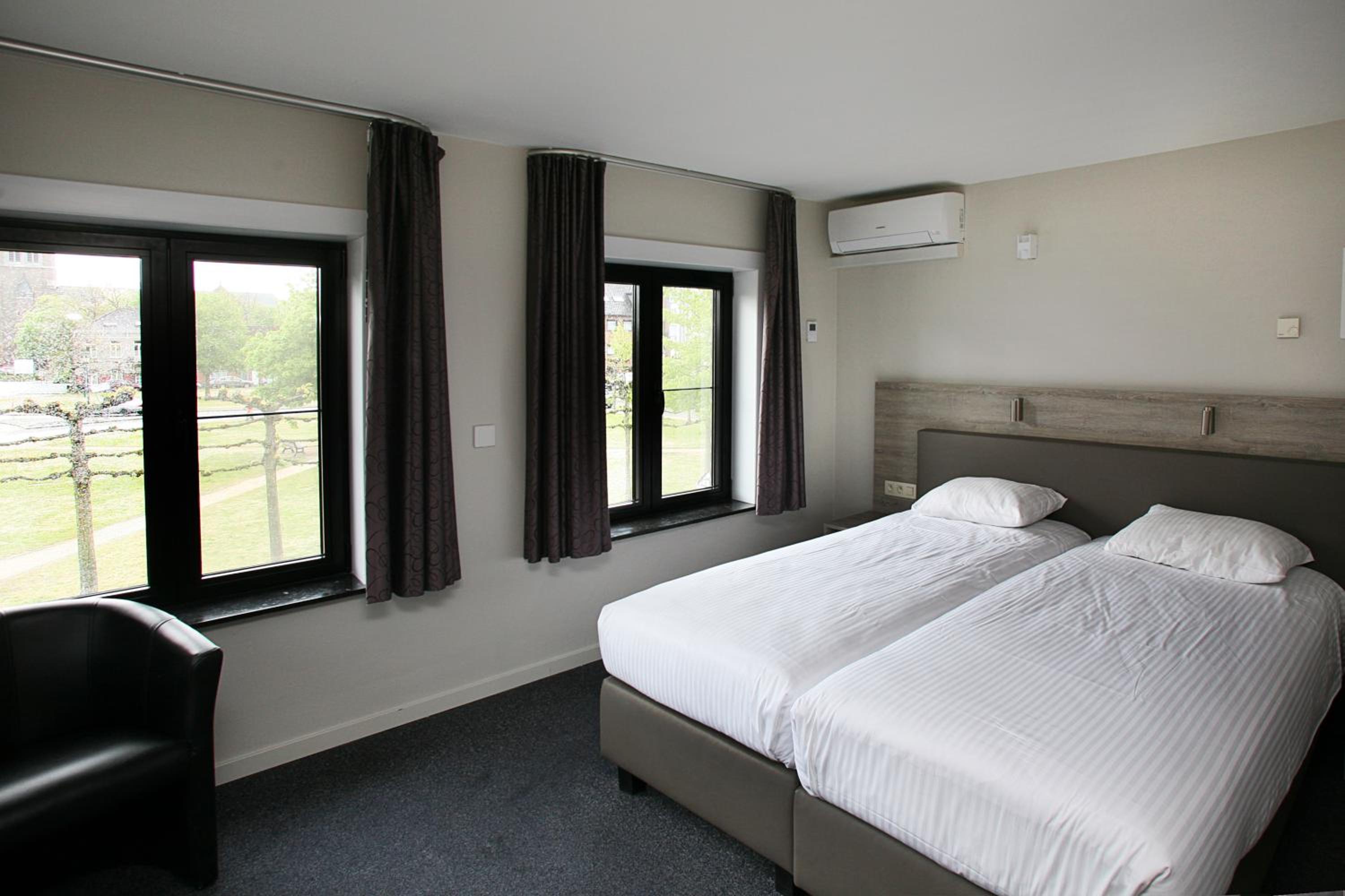 Standard Double or Twin Room - Photo 1