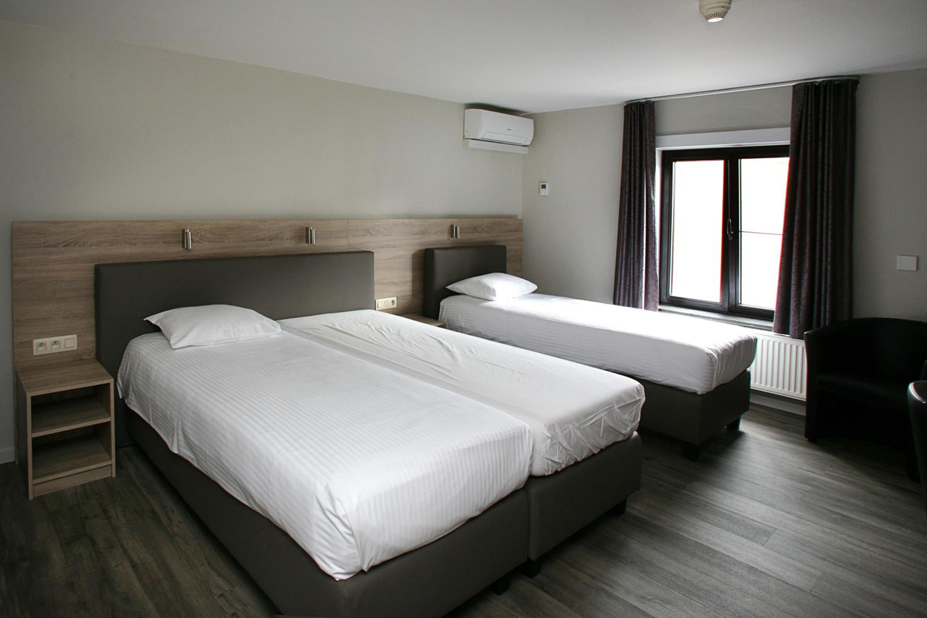 Standard Double or Twin Room - Photo 2