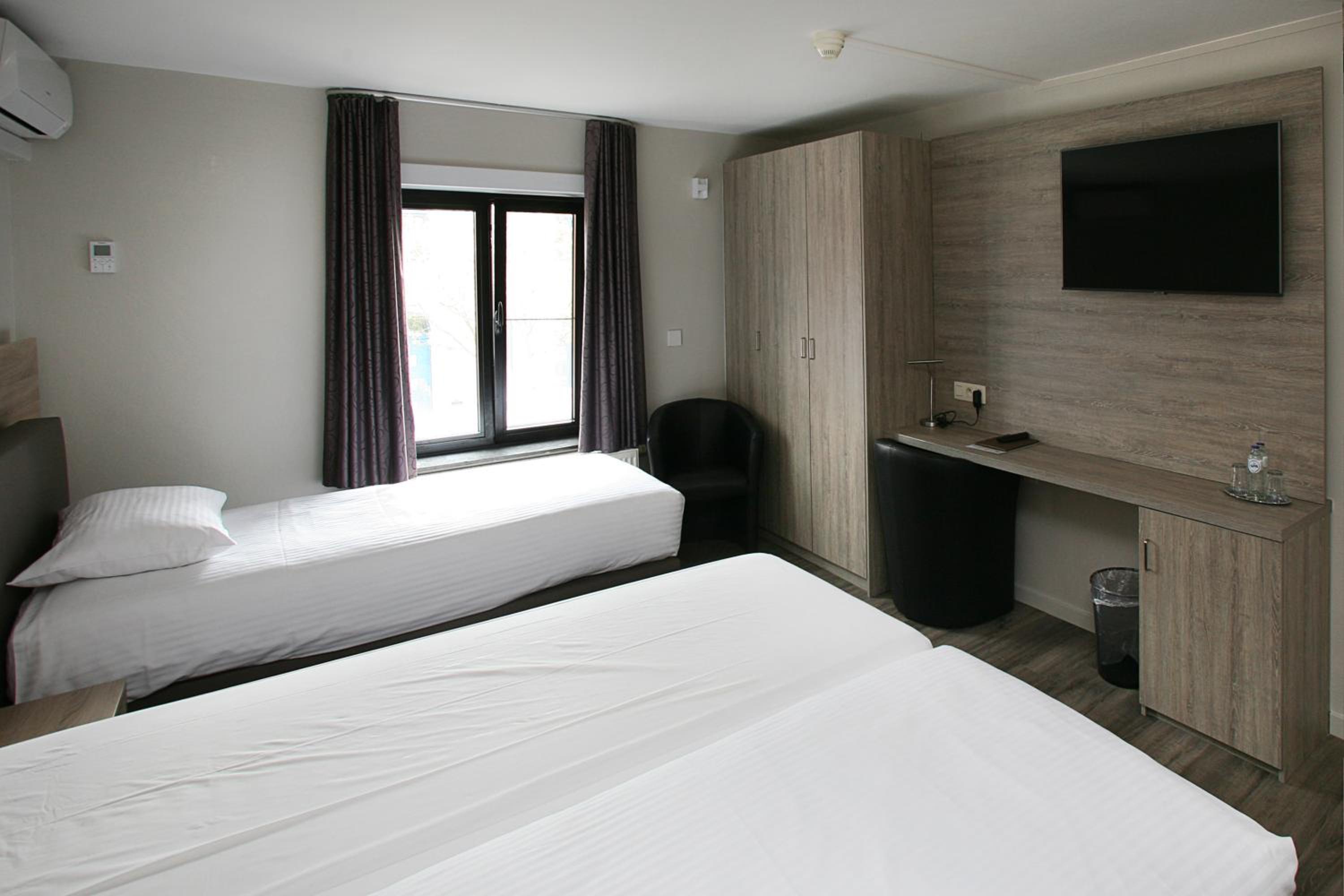 Standard Double or Twin Room - Photo 3